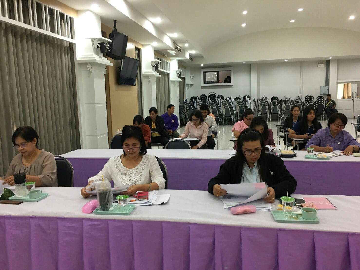 ผู้ตรวจราชการกรมการพัฒนาชุมชนประชุมเจ้าหน้าที่ สพจ.นนทบุรี