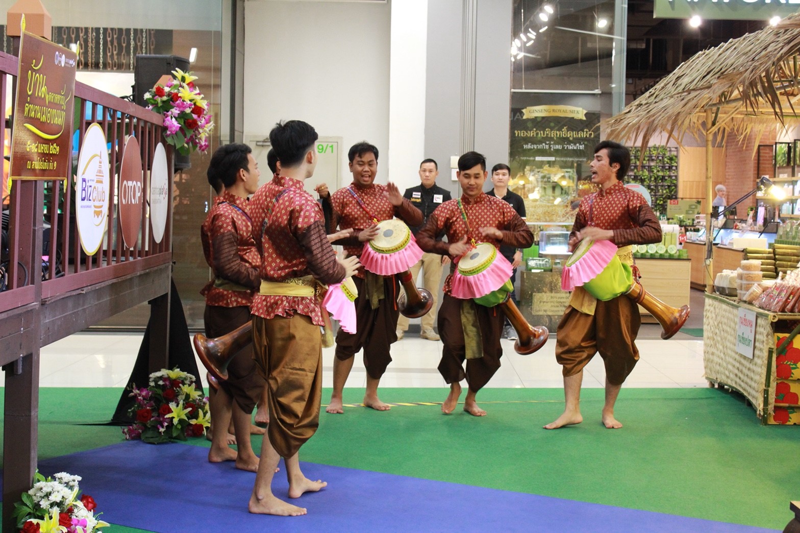 พิธีเปิดงาน “งานบ้านตลาดขวัญ ตำนานเมืองนนท์”
