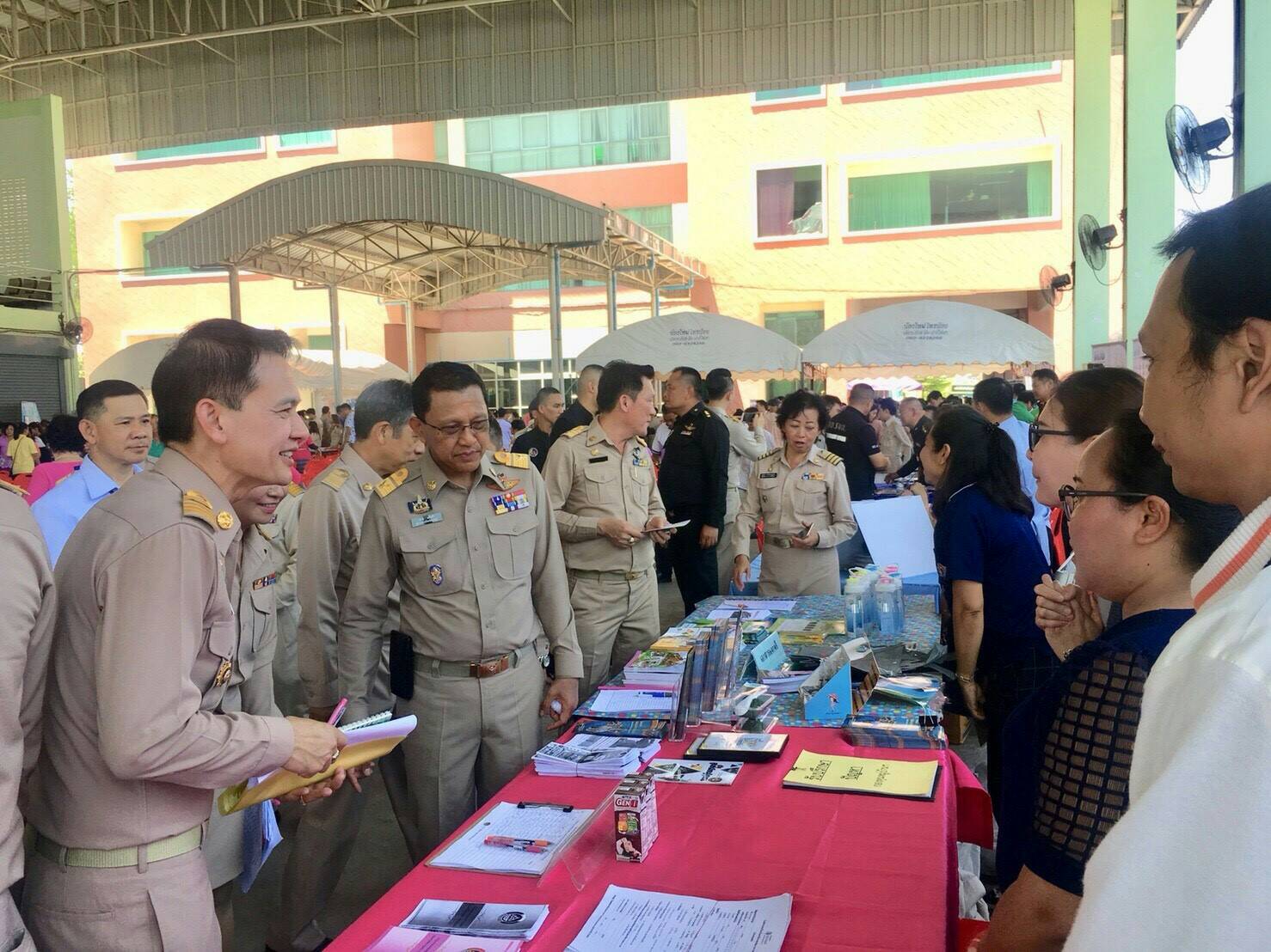 สพจ.นนทบุรี..ออกหน่วยให้บริการ “จังหวัดเคลื่อนที่”
