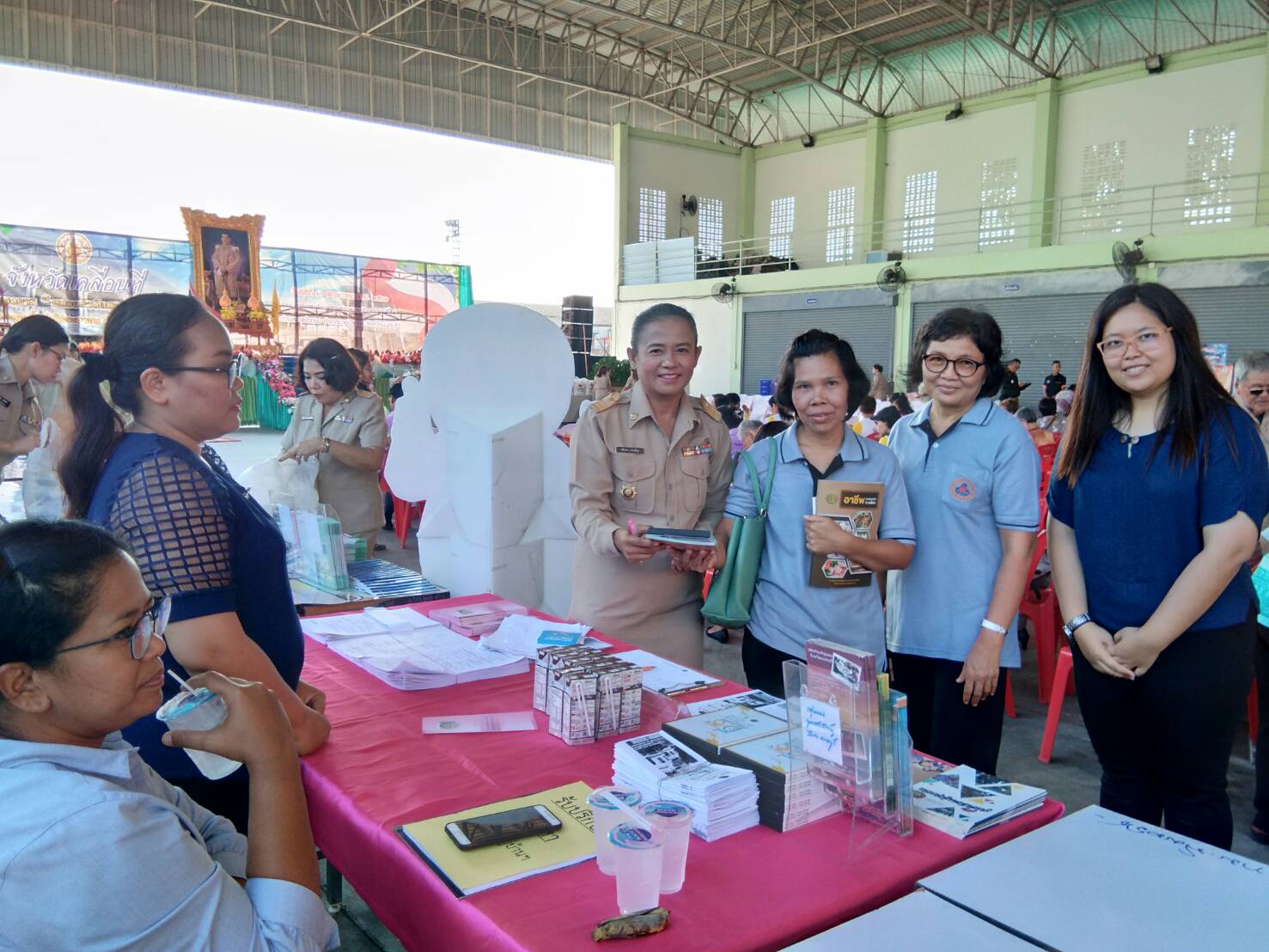 สพจ.นนทบุรี..ออกหน่วยให้บริการ “จังหวัดเคลื่อนที่”