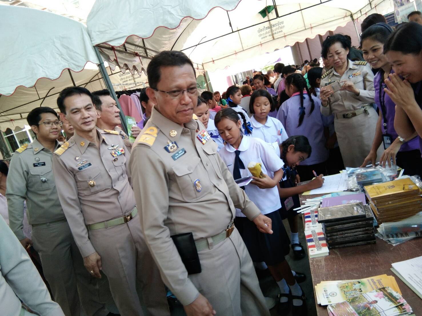 สพจ.นนทบุรี..ออกหน่วยให้บริการ “จังหวัดเคลื่อนที่”