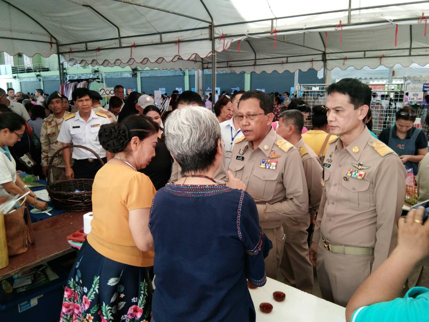 สพจ.นนทบุรี..ออกหน่วยให้บริการ “จังหวัดเคลื่อนที่”