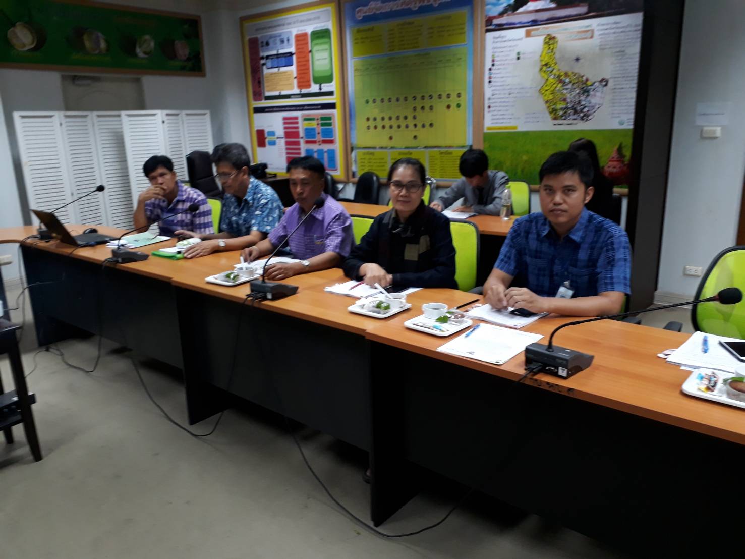 @สพจ.นนทบุรี>วันศุกร์ที่ 22 มิถุนายน 2561 เวลา 09.00 น. นายอำพล  อังคภากรณ์กุล รองผู้ว่าราชการจังหวัดนนทบุรี ประธานที่ประชุมคณะกรรมการคัดเลือกกรรมการผู้ทรงคุณวุฒิในคณะกรรมการประมงจังหวัด