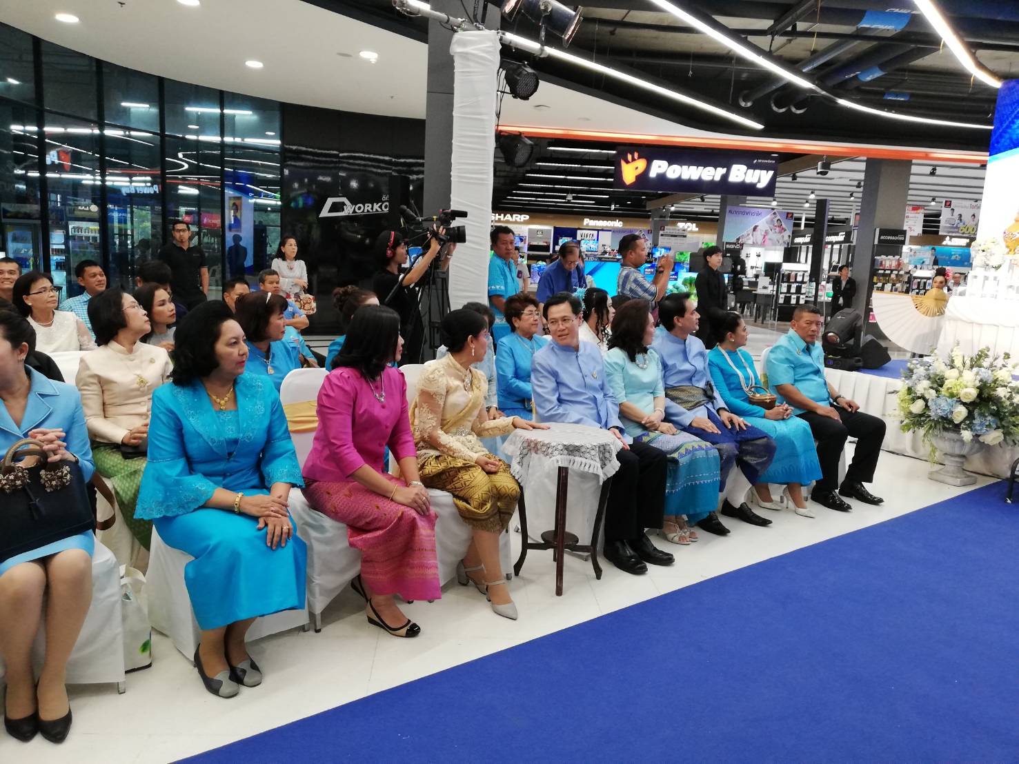 งานมหกรรมวัฒนธรรมนนท์สืบสานผ้าไทยเทิดไท้องค์ราชินี