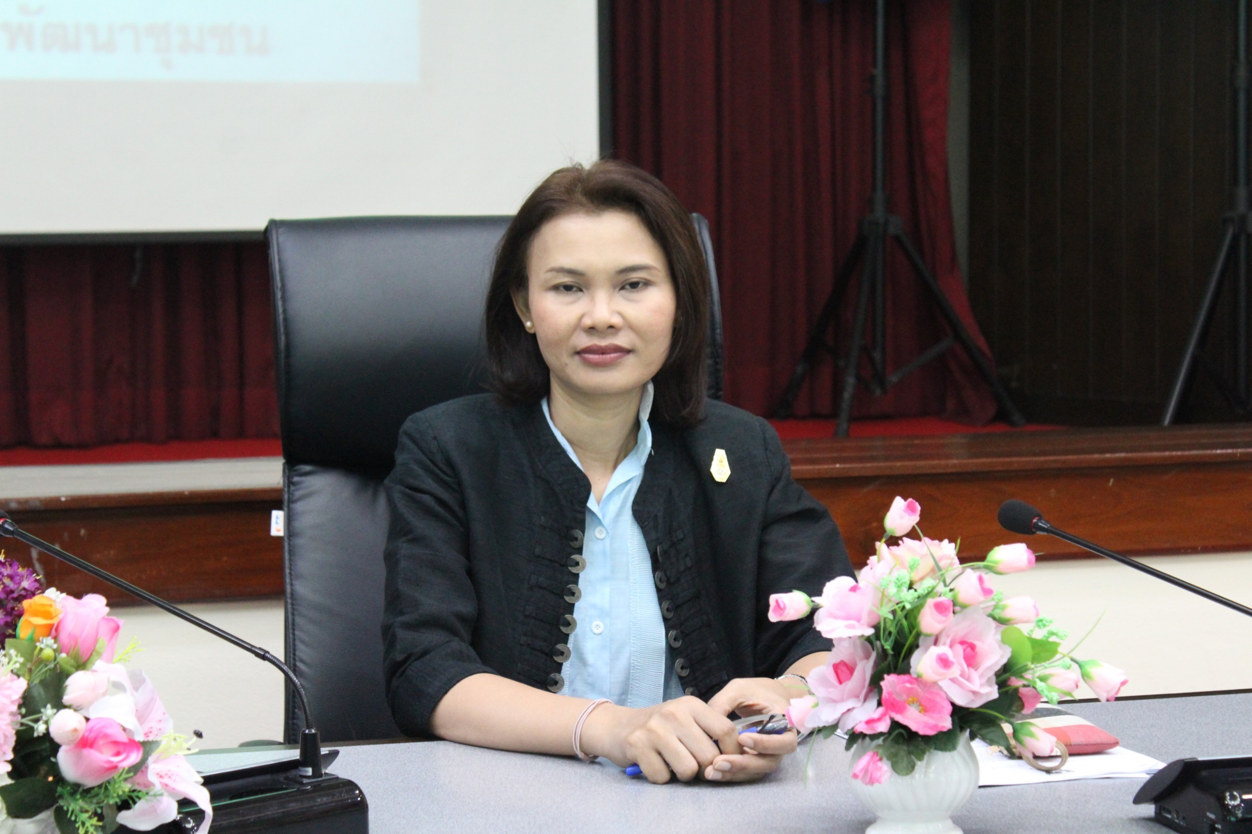 @สพจ.นนทบุรี>วันที่ 17 สิงหาคม 2561 เวลา 09.00 น.นายอาทร พิมชะนก พัฒนาการจังหวัด มอบหมาย ให้ นางวชิรพร แจ้งเอี่ยม หัวหน้ากลุ่มงานส่งเสริมการพัฒนาชุมชน พร้อมด้วยทีมงาน ประชุมคณะกรรมการพัฒนาสตรีจังหวัด (กพสจ.)นนทบุรี