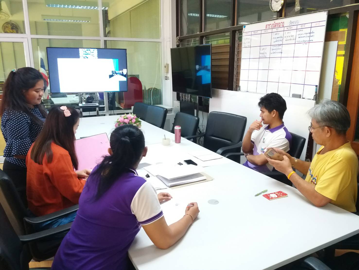 เข้าร่วมประชุมทางไกล Conference เตรียมความพร้อม เรื่อง ผลิตภัณฑ์ otop signature จำนวน 40 จังหวัด