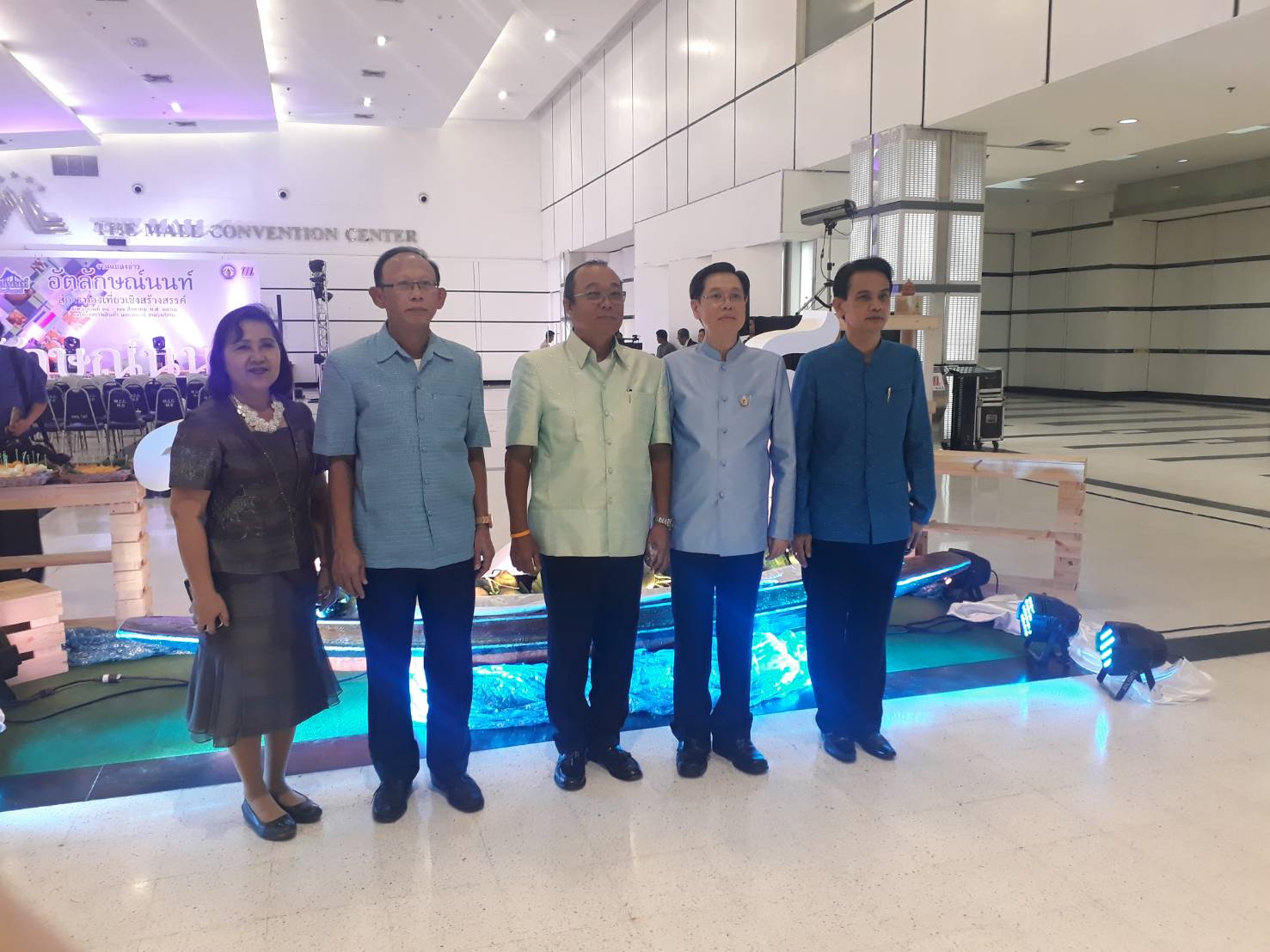 งานมหกรรมวัฒนธรรมนนท์สืบสานผ้าไทยเทิดไท้องค์ราชินี