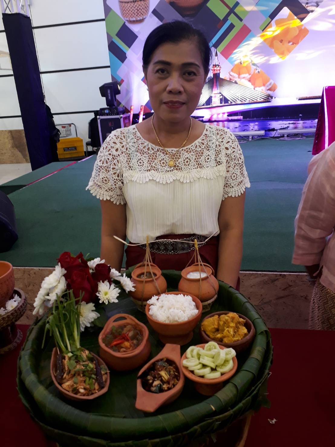 การประกวด “สำรับอาหารพื้นถิ่นเมืองนนท์” งาน ”อัตลักษณ์นนท์ สู่การท่องเที่ยวเชิงสร้างสรรค์” ประจำปี 2561 เพื่อสร้างมูลค่าเพื่มของผลิตภัณฑ์ในชุมชนที่เป็นเอกลักษณ์ของท้องถิ่น