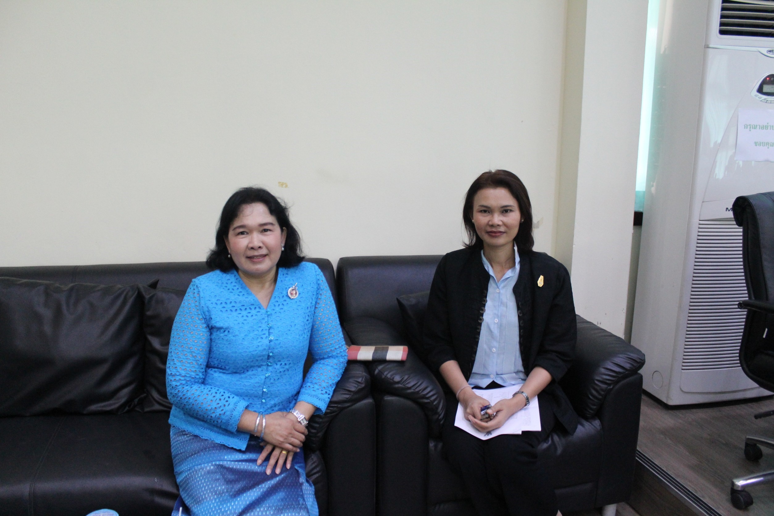 @สพจ.นนทบุรี>วันที่ 17 สิงหาคม 2561 เวลา 09.00 น.นายอาทร พิมชะนก พัฒนาการจังหวัด มอบหมาย ให้ นางวชิรพร แจ้งเอี่ยม หัวหน้ากลุ่มงานส่งเสริมการพัฒนาชุมชน พร้อมด้วยทีมงาน ประชุมคณะกรรมการพัฒนาสตรีจังหวัด (กพสจ.)นนทบุรี