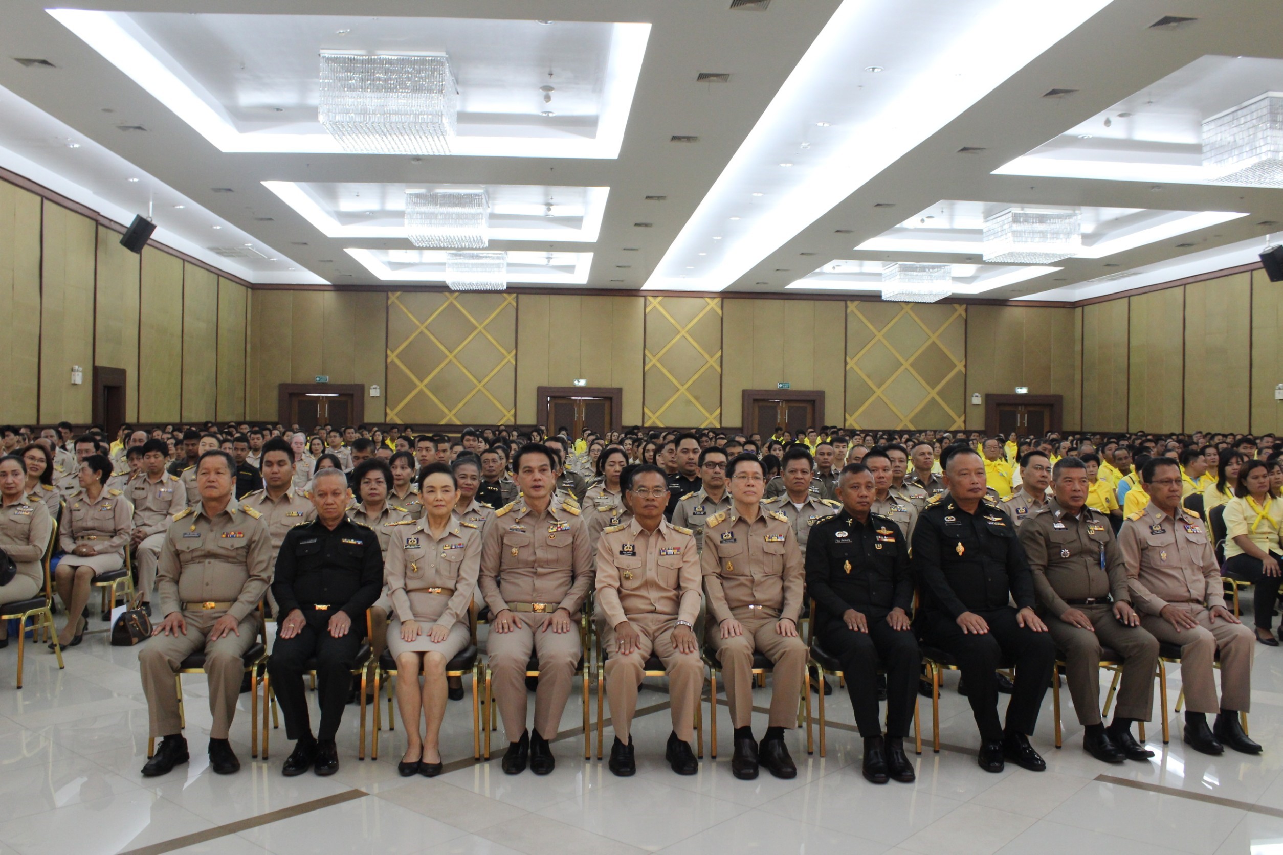 บรมโครงการจิตอาสาพระราชทานตามแนวพระราชดำริ “หลักสูตรหลักประจำ” รุ่นที่ 1/61 “เป็นเบ้า เป็นแม่พิมพ์” ซึ่งวิทยากรมาอบรมให้ความรู้เรื่องสถาบันพระมหากษัตริย์กับประเทศไทย และทำกิจกรรมสาธารณะประโยชน์
