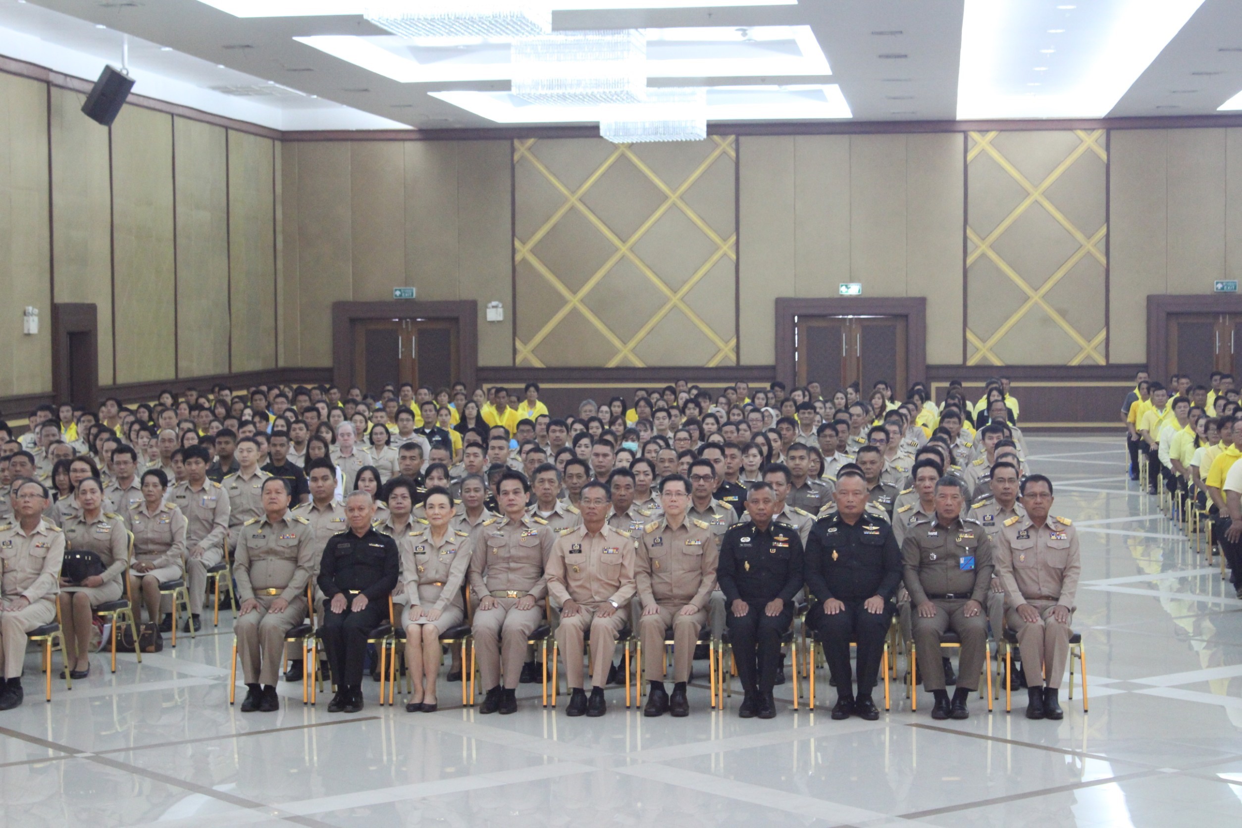 บรมโครงการจิตอาสาพระราชทานตามแนวพระราชดำริ “หลักสูตรหลักประจำ” รุ่นที่ 1/61 “เป็นเบ้า เป็นแม่พิมพ์” ซึ่งวิทยากรมาอบรมให้ความรู้เรื่องสถาบันพระมหากษัตริย์กับประเทศไทย และทำกิจกรรมสาธารณะประโยชน์