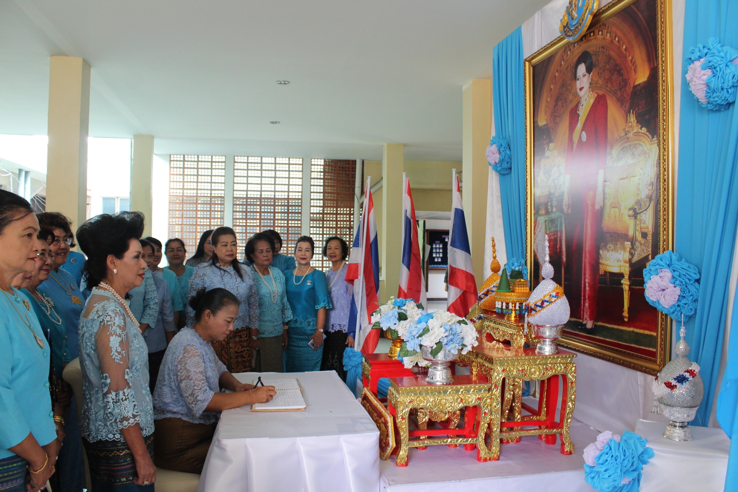 @สพจ.นนทบุรี>วันที่ 17 สิงหาคม 2561 เวลา 09.00 น.นายอาทร พิมชะนก พัฒนาการจังหวัด มอบหมาย ให้ นางวชิรพร แจ้งเอี่ยม หัวหน้ากลุ่มงานส่งเสริมการพัฒนาชุมชน พร้อมด้วยทีมงาน ประชุมคณะกรรมการพัฒนาสตรีจังหวัด (กพสจ.)นนทบุรี