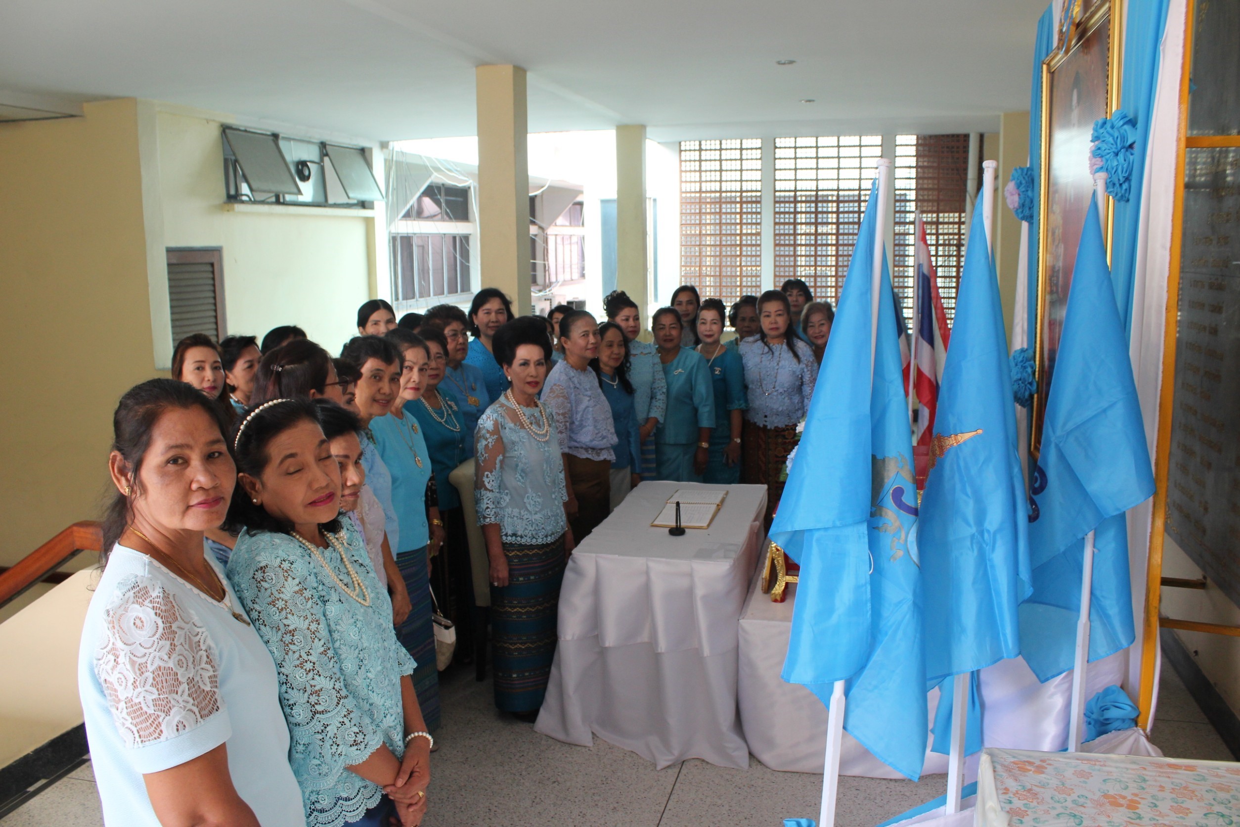 @สพจ.นนทบุรี>วันที่ 17 สิงหาคม 2561 เวลา 09.00 น.นายอาทร พิมชะนก พัฒนาการจังหวัด มอบหมาย ให้ นางวชิรพร แจ้งเอี่ยม หัวหน้ากลุ่มงานส่งเสริมการพัฒนาชุมชน พร้อมด้วยทีมงาน ประชุมคณะกรรมการพัฒนาสตรีจังหวัด (กพสจ.)นนทบุรี