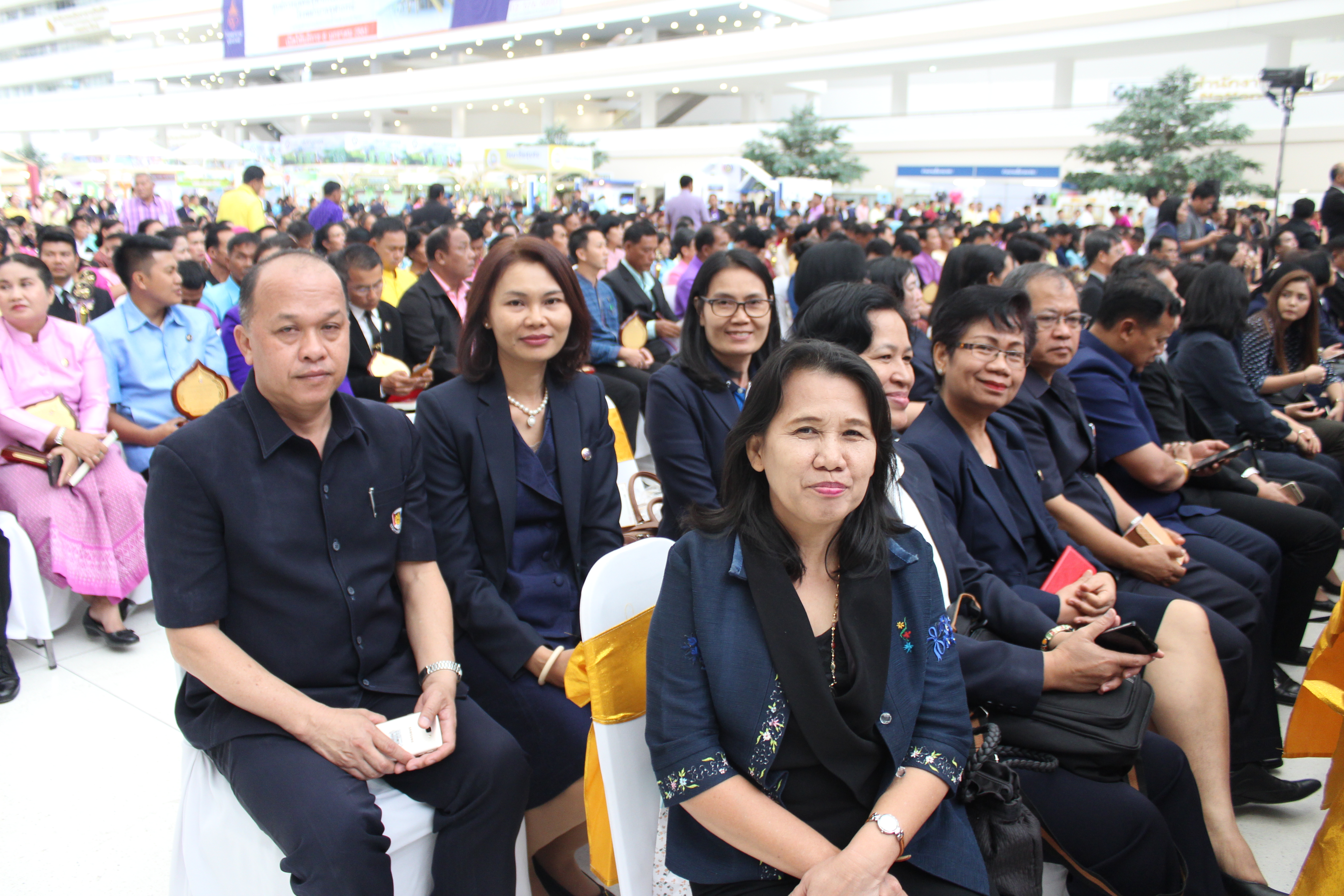 @สพจ.นนทบุรี>วันที่ 3 กันยายน 2561 นายอภิชาติ โตดิลกเวชช์ อธิบดีกรมการพัฒนาชุมชน กระทรวงมหาดไทย เป็นประธานเปิดงาน “มหกรรมสานพลังประชารัฐพัฒนาเศรษฐกิจฐานราก (CD Day 2018)” ครั้งที่ 9