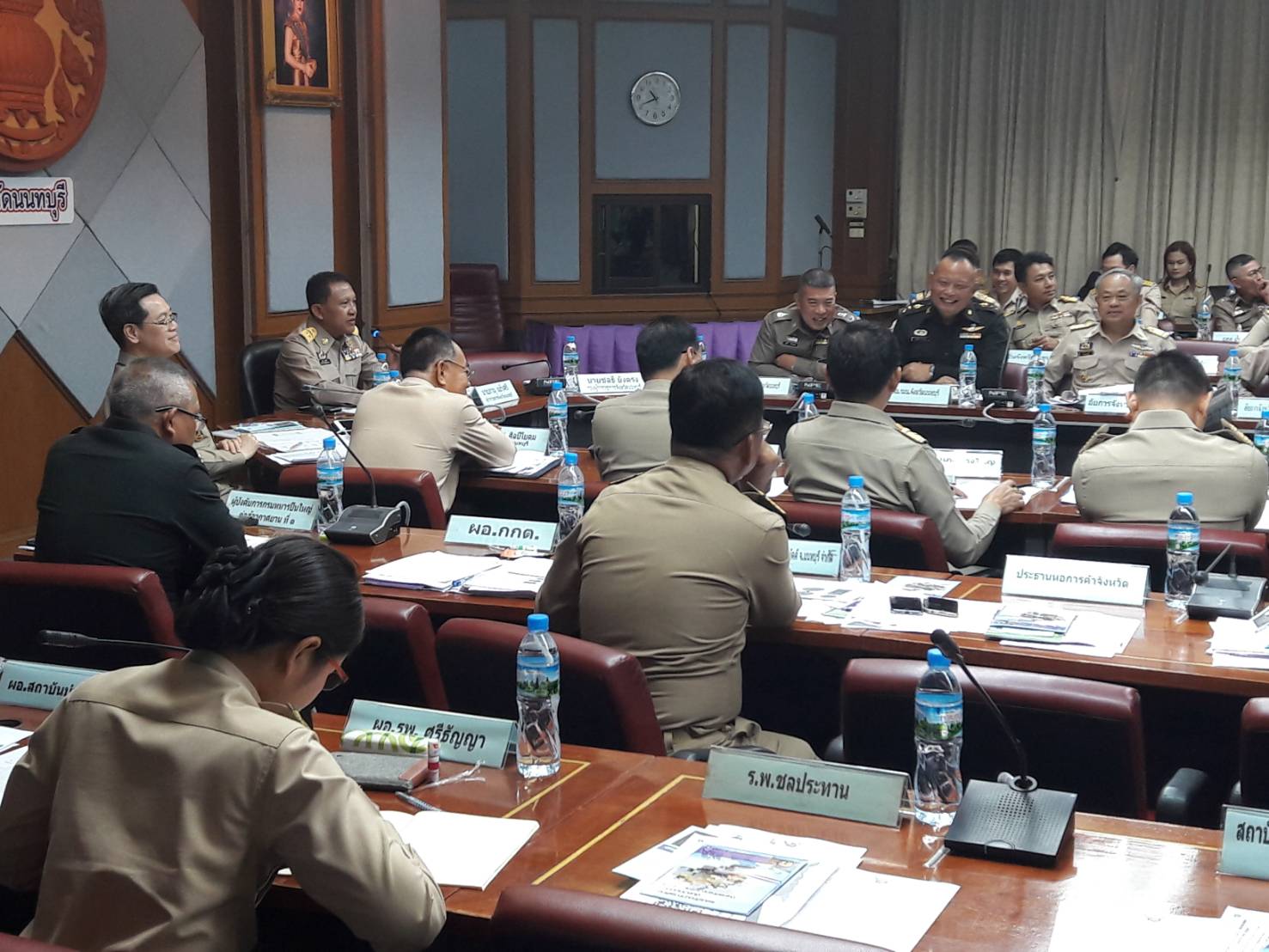 @สพจ.นนทบุรี>วันที่ 26 กันยายน 2561 นายภานุ  แย้มศรี  ผู้ว่าราชการจังหวัดนนทบุรี  เป็นประธานการประชุมคณะกรมการจังหวัด หัวหน้าส่วนราชการ หัวหน้าหน่วยงาน ฯลฯ จังหวัดนนทบุรี ครั้งที่ 9/2561