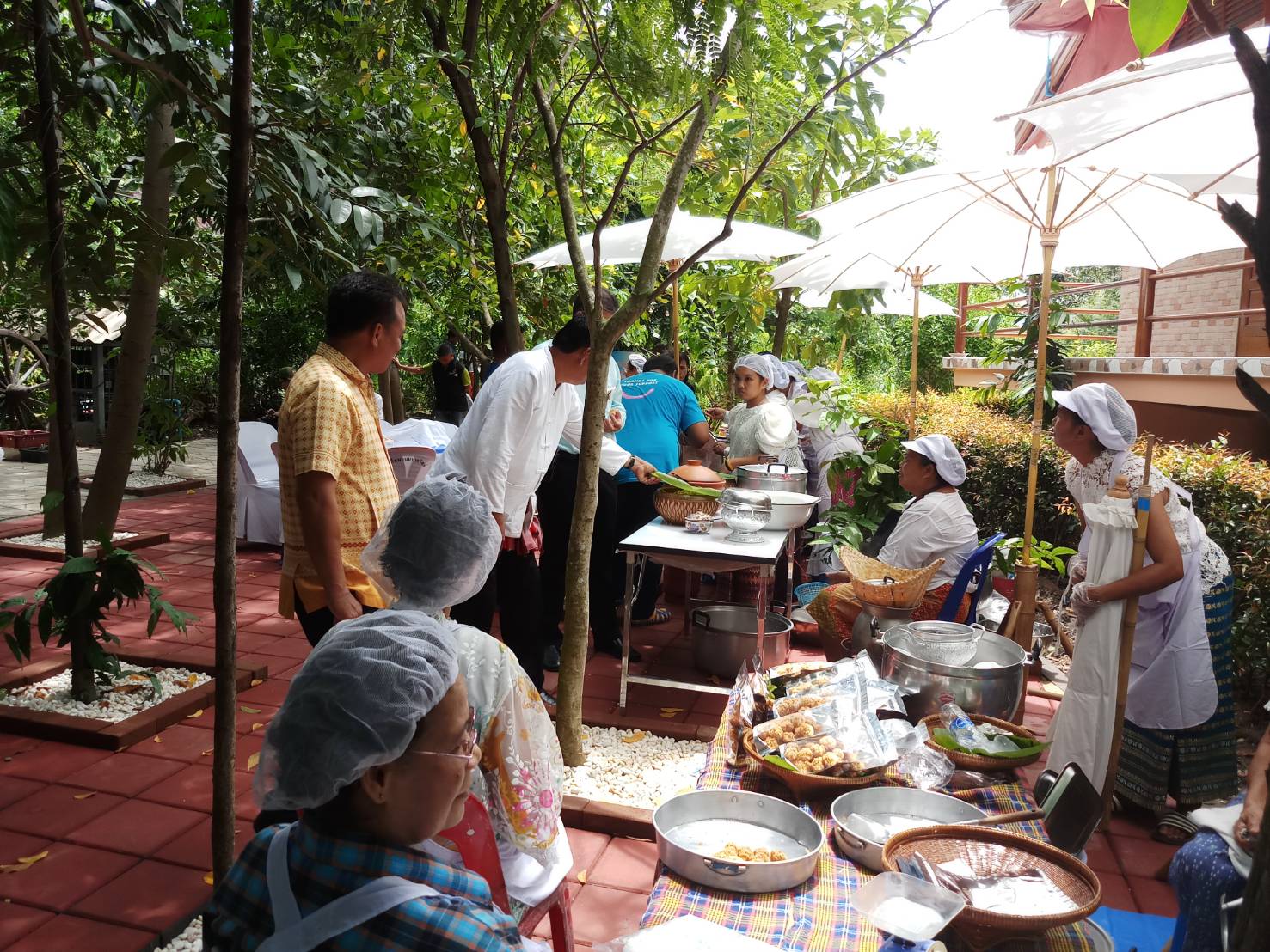 @สพจ.นนทบุรี>วันที่ 5 กันยายน 2561 นายไพบูลย์  บูรณะสันติ ผู้ตรวจราชการกรมการพัฒนาชุมชน ประธานคณะทำงานฯ ประธานกรรมการ การประกวดชุมชนท่องเที่ยว OTOP นวัตวิถีต้นแบบพร้อมทีมงาน ลงพื้นที่คัดเลือกชุมชนท่องเที่ยว OTOPนวัตวิถีต้นแบบ