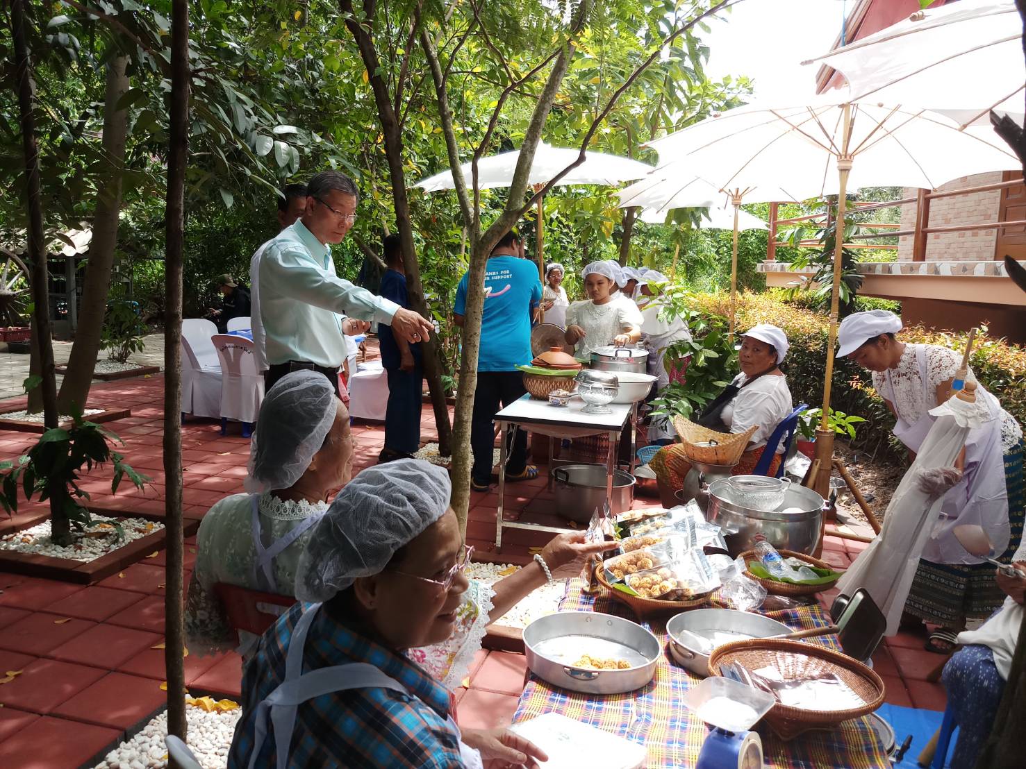 @สพจ.นนทบุรี>วันที่ 5 กันยายน 2561 นายไพบูลย์  บูรณะสันติ ผู้ตรวจราชการกรมการพัฒนาชุมชน ประธานคณะทำงานฯ ประธานกรรมการ การประกวดชุมชนท่องเที่ยว OTOP นวัตวิถีต้นแบบพร้อมทีมงาน ลงพื้นที่คัดเลือกชุมชนท่องเที่ยว OTOPนวัตวิถีต้นแบบ