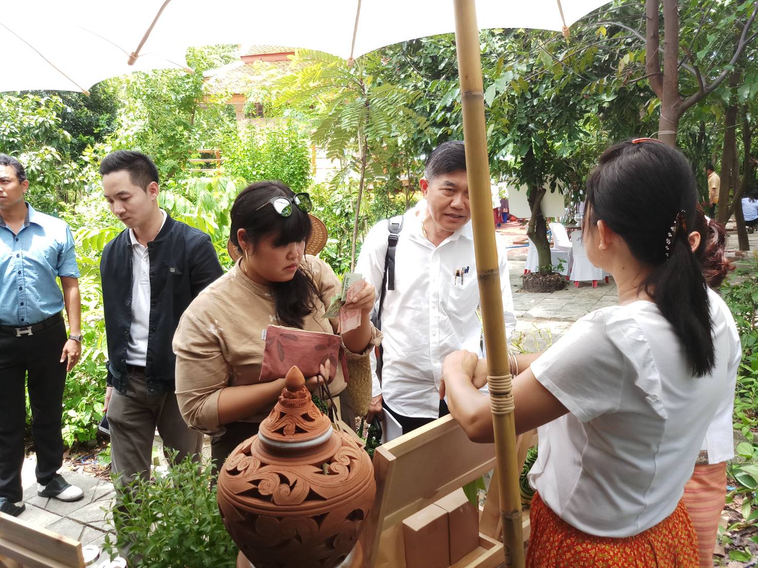 @สพจ.นนทบุรี>วันที่ 5 กันยายน 2561 นายไพบูลย์  บูรณะสันติ ผู้ตรวจราชการกรมการพัฒนาชุมชน ประธานคณะทำงานฯ ประธานกรรมการ การประกวดชุมชนท่องเที่ยว OTOP นวัตวิถีต้นแบบพร้อมทีมงาน ลงพื้นที่คัดเลือกชุมชนท่องเที่ยว OTOPนวัตวิถีต้นแบบ