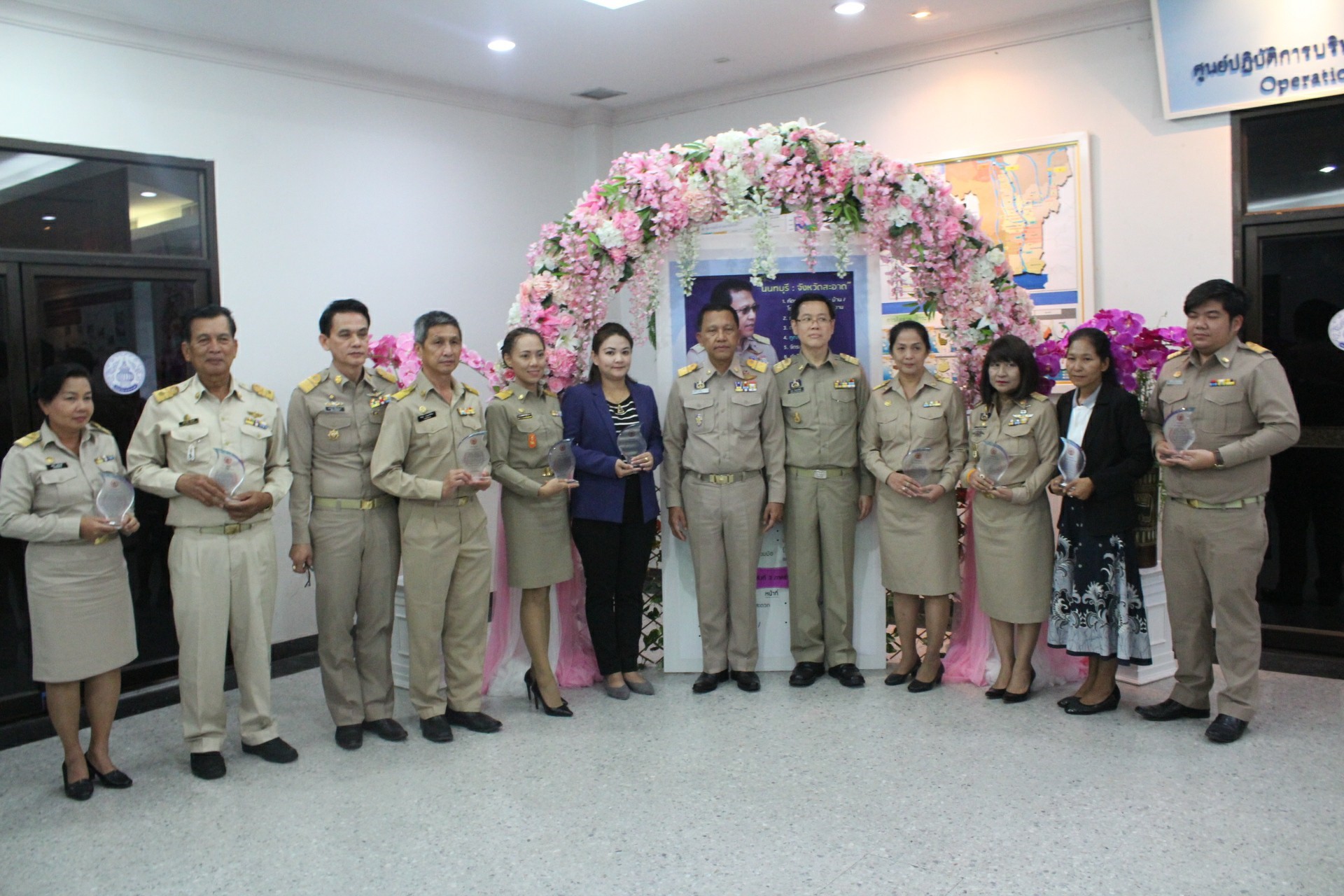 @สพจ.นนทบุรี>วันที่ 26 กันยายน 2561 เวลา 13.30 น. นายภานุ แย้มศรี ผู้ว่าราชการจังหวัดนนทบุรี เป็นประธานการประชุมนายกและปลัดองค์กรปกครองส่วนท้องถิ่น จังหวัดนนทบุรี ครั้งที่ 9/2561