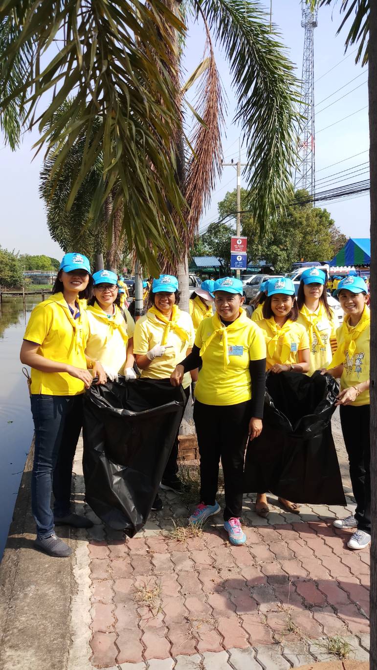 @สพจ.นนทบุรี>วันที่ 19 ตุลาคม 2561 เวลา 07.00 น. พลตรี ปิยพงศ์ กลิ่นพันธุ์ ผู้บัญชาการกองพลทหารราบที่ 2 รักษาพระองค์ เป็นประธานในพิธี โครงการหน่วยพระราชทานจิตอาสาพัฒนาคลองรังสิตประยูรศักดิ์ (คลองห้า)