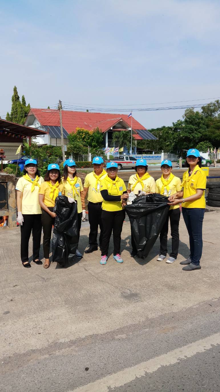 @สพจ.นนทบุรี>วันที่ 19 ตุลาคม 2561 เวลา 07.00 น. พลตรี ปิยพงศ์ กลิ่นพันธุ์ ผู้บัญชาการกองพลทหารราบที่ 2 รักษาพระองค์ เป็นประธานในพิธี โครงการหน่วยพระราชทานจิตอาสาพัฒนาคลองรังสิตประยูรศักดิ์ (คลองห้า)