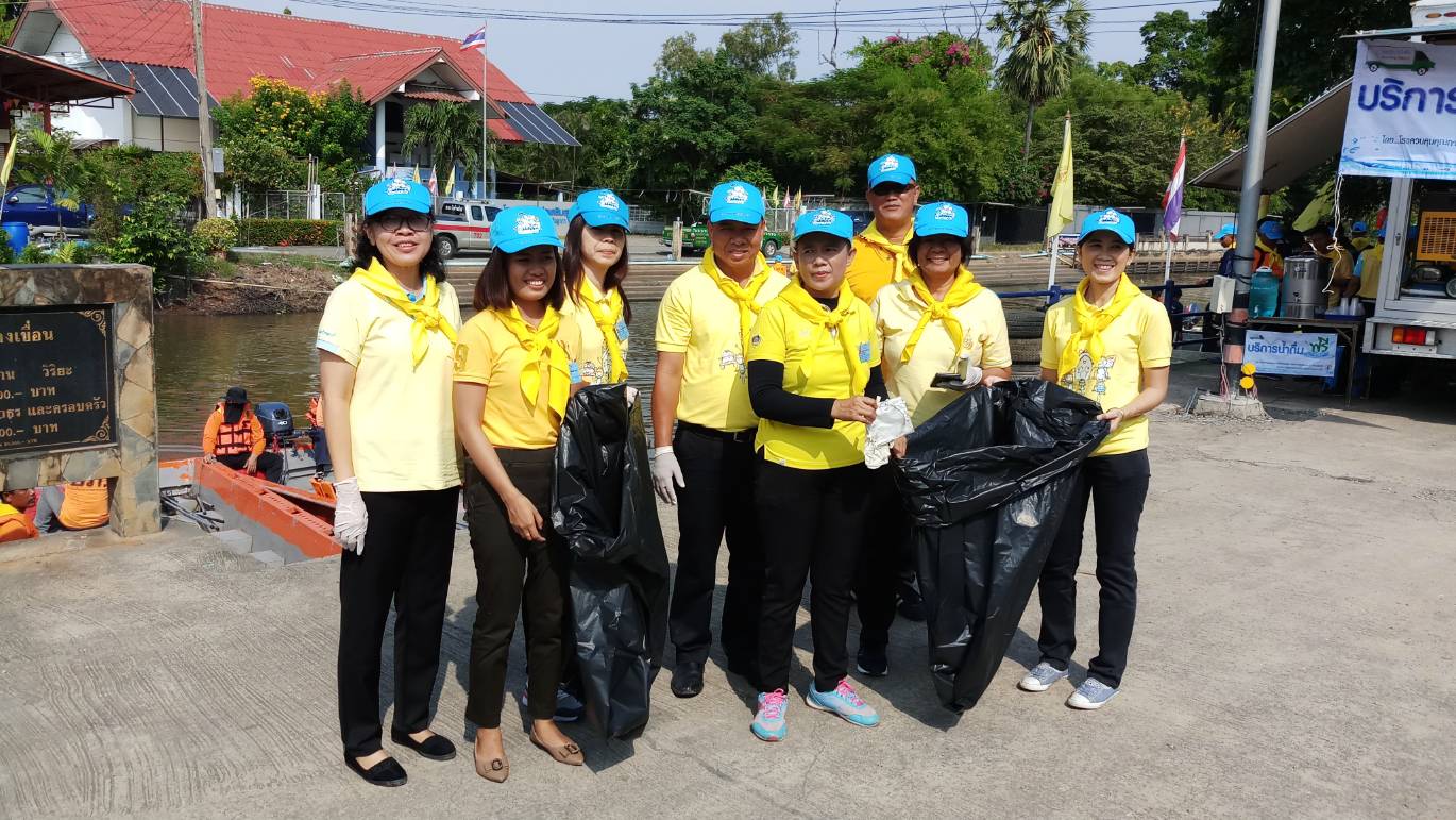 @สพจ.นนทบุรี>วันที่ 19 ตุลาคม 2561 เวลา 07.00 น. พลตรี ปิยพงศ์ กลิ่นพันธุ์ ผู้บัญชาการกองพลทหารราบที่ 2 รักษาพระองค์ เป็นประธานในพิธี โครงการหน่วยพระราชทานจิตอาสาพัฒนาคลองรังสิตประยูรศักดิ์ (คลองห้า)