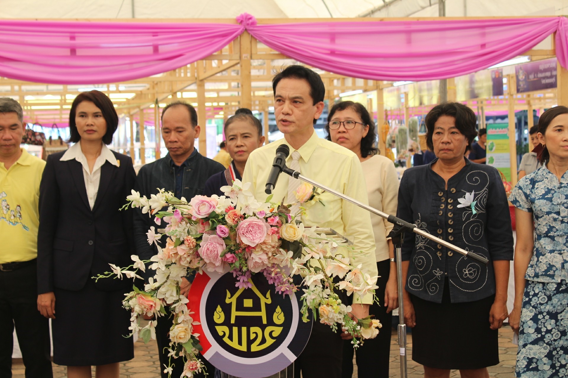 @สพจ.นนทบุรี>วันที่ 16 ตุลาคม 2561 นายชลธี ยังตรง รองผู้ว่าราชการจังหวัดนนทบุรี เป็นประธานในพิธีเปิดงานมหกรรม “วิถีคนนนท์ ชุมชนพอเพียง สู่ความยั่งยืน”