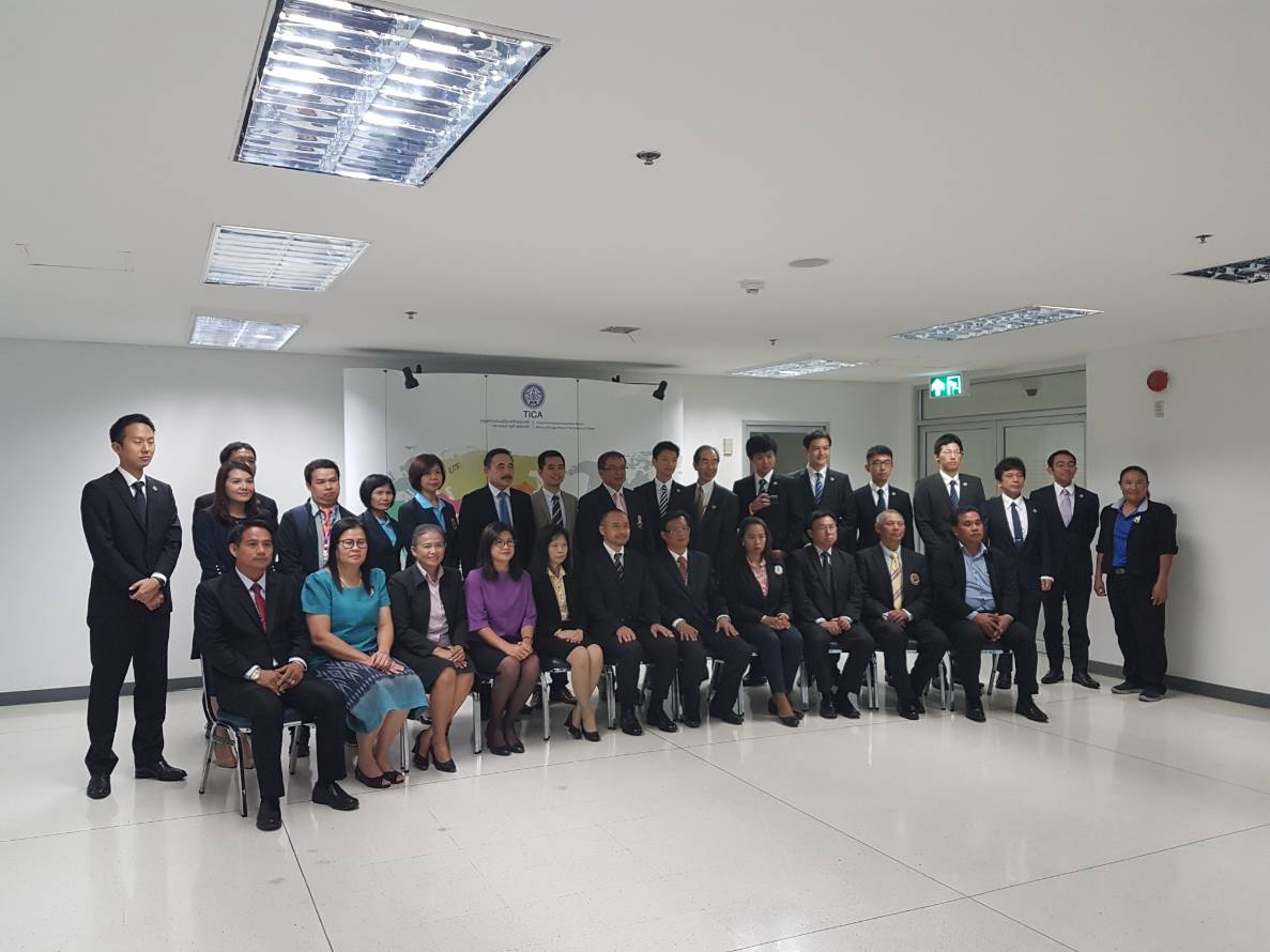 @สพจ.นนทบุรี>วันที่ 24 ตุลาคม 2561 นายอาทร พิมชะนก พัฒนาการจังหวัดนนทบุรี มอบหมายให้ นางวชิรพร แจ้งเอี่ยม หัวหน้ากลุ่มงานส่งเสริมการพัฒนาชุมชน