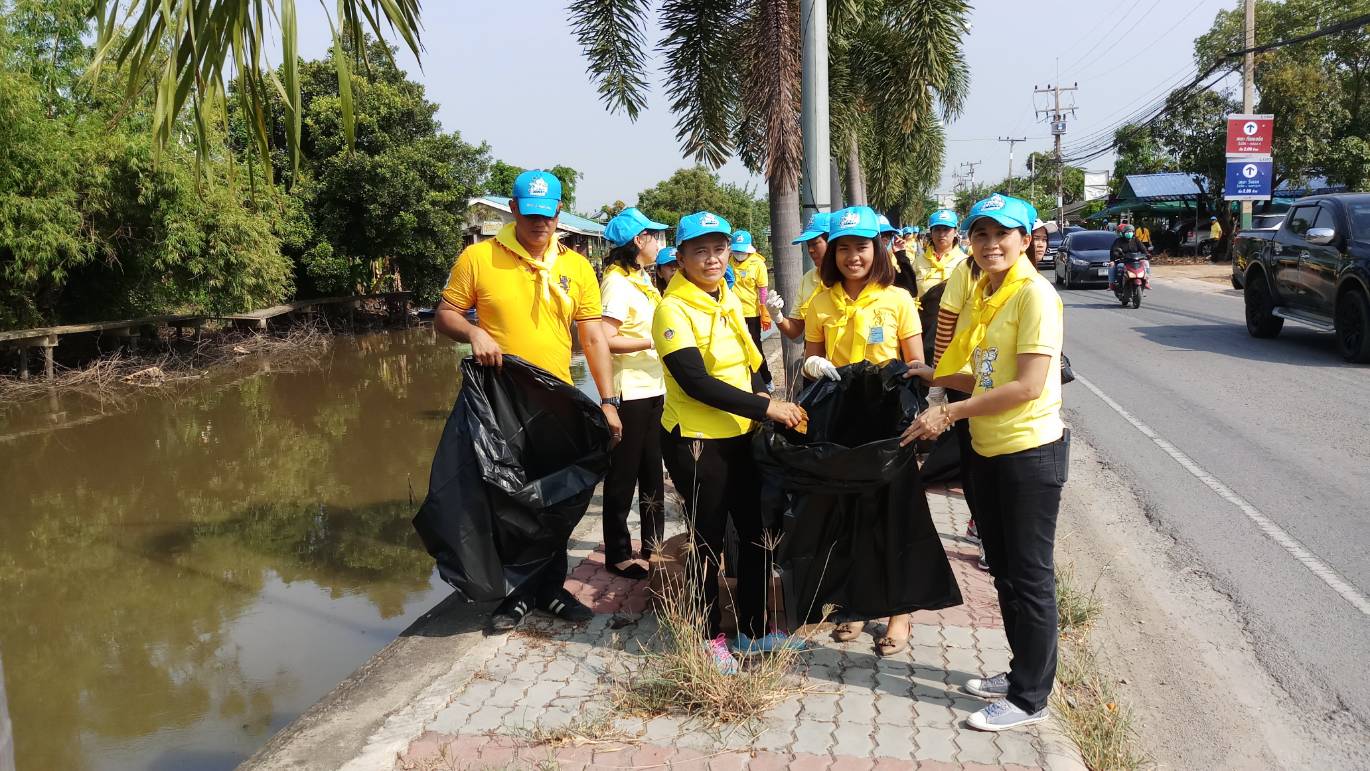 @สพจ.นนทบุรี>วันที่ 19 ตุลาคม 2561 เวลา 07.00 น. พลตรี ปิยพงศ์ กลิ่นพันธุ์ ผู้บัญชาการกองพลทหารราบที่ 2 รักษาพระองค์ เป็นประธานในพิธี โครงการหน่วยพระราชทานจิตอาสาพัฒนาคลองรังสิตประยูรศักดิ์ (คลองห้า)