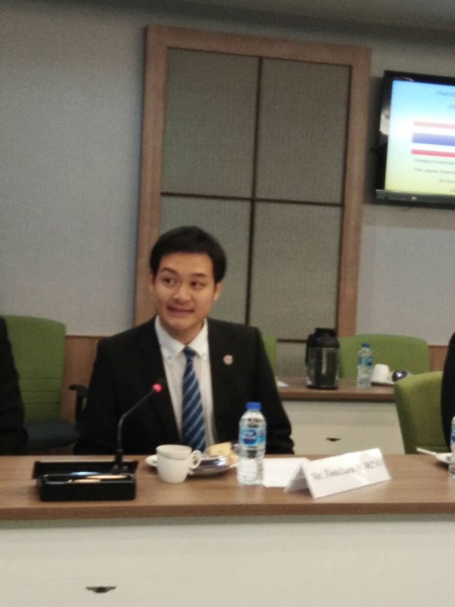 @สพจ.นนทบุรี>วันที่ 24 ตุลาคม 2561 นายอาทร พิมชะนก พัฒนาการจังหวัดนนทบุรี มอบหมายให้ นางวชิรพร แจ้งเอี่ยม หัวหน้ากลุ่มงานส่งเสริมการพัฒนาชุมชน