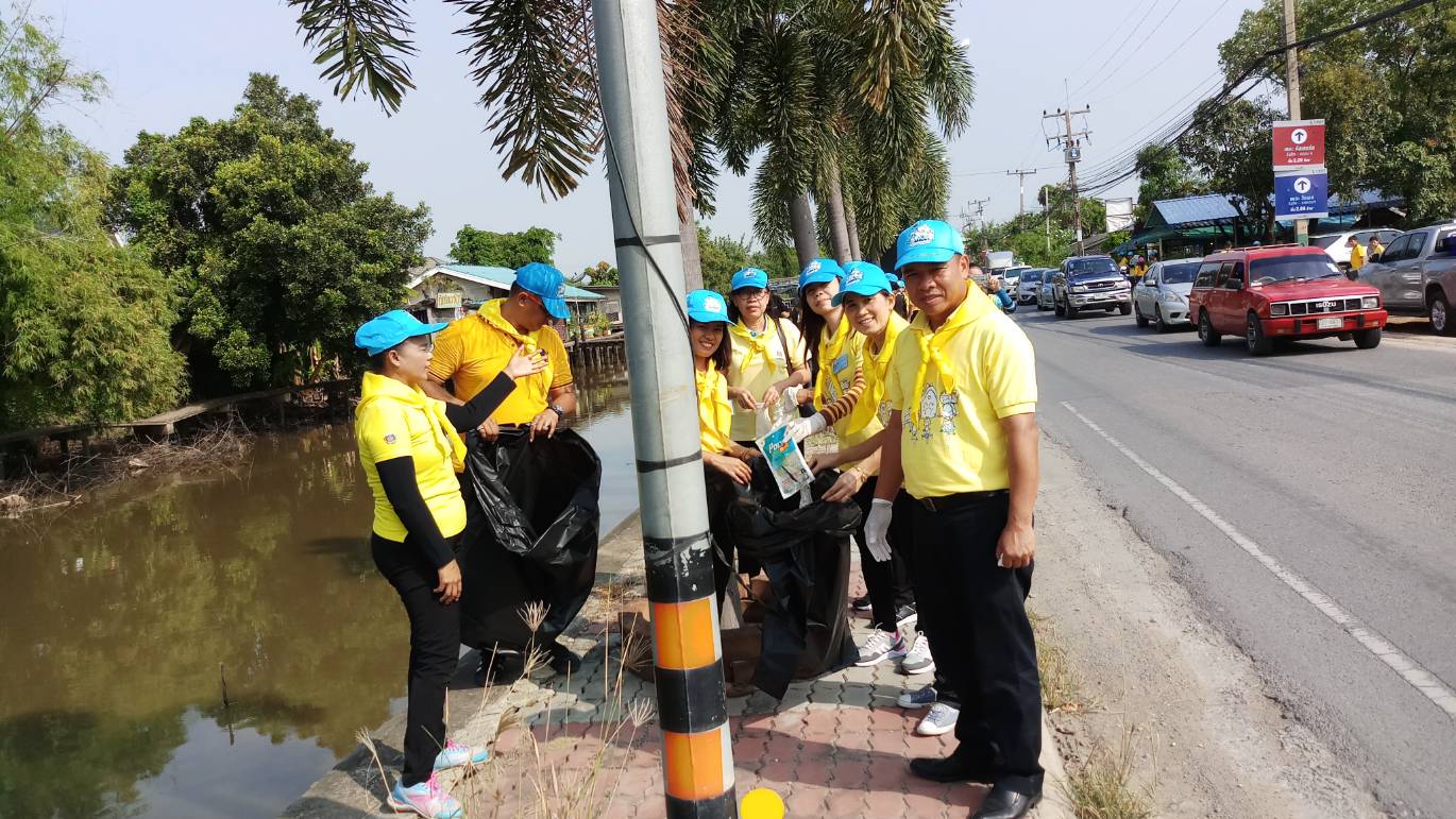 @สพจ.นนทบุรี>วันที่ 19 ตุลาคม 2561 เวลา 07.00 น. พลตรี ปิยพงศ์ กลิ่นพันธุ์ ผู้บัญชาการกองพลทหารราบที่ 2 รักษาพระองค์ เป็นประธานในพิธี โครงการหน่วยพระราชทานจิตอาสาพัฒนาคลองรังสิตประยูรศักดิ์ (คลองห้า)