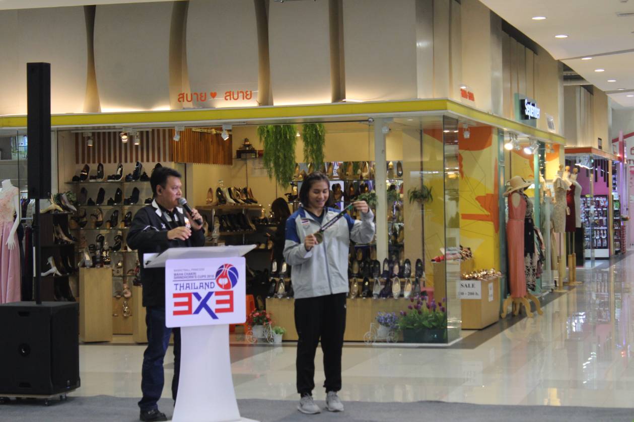 @สพจ.นนทบุรี>วันที่ 1 พฤศจิกายน 2561 นายชลธี ยังตรง รองผู้ว่าราชการจังหวัดนนทบุรี เป็นประธานในพิธีเปิดงานเปิดโครงการ การแข่งขันบาสเกตบอล