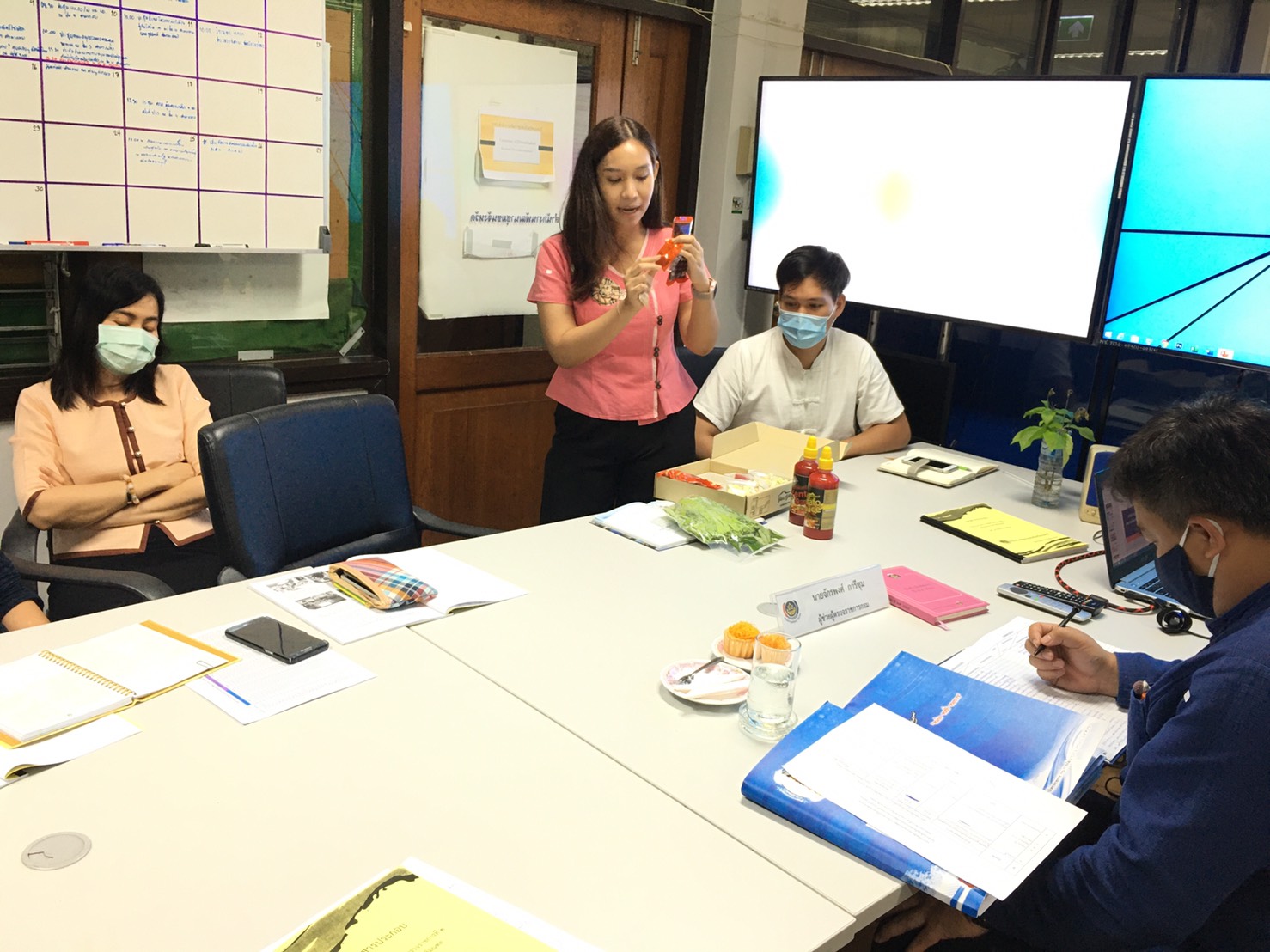 พช.นนทบุรี < ต้อนรับผู้ตรวจราชการ กรมการพัฒนาชุมชน นางทรงลักษณ์ วรภัย