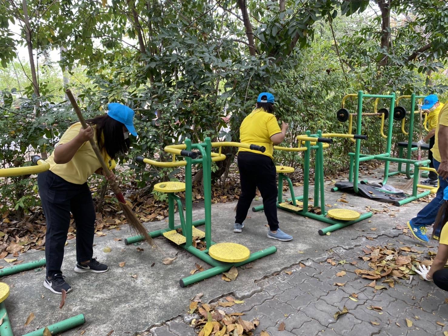 พช.นนทบุรี ร่วมประกอบพิธีทำบุญตักบาตรเฉลิมพระเกียรติ และพิธีเจริญพระพุทธมนต์ถวายพระกุศลแด่ สมเด็จพระเจ้าลูกเธอ เจ้าฟ้าสิริวัณณวรี นารีรัตนราชกัญญา เนื่องในโอกาสวันคล้ายวันประสูติ 8 มกราคม 2566 พร้อมร่วมจัดแสดงนิทรรศการ ผ้าลายขอพระราชทาน “ผ้าลายขอเจ้าฟ้าสิริวัณณวรีฯ”