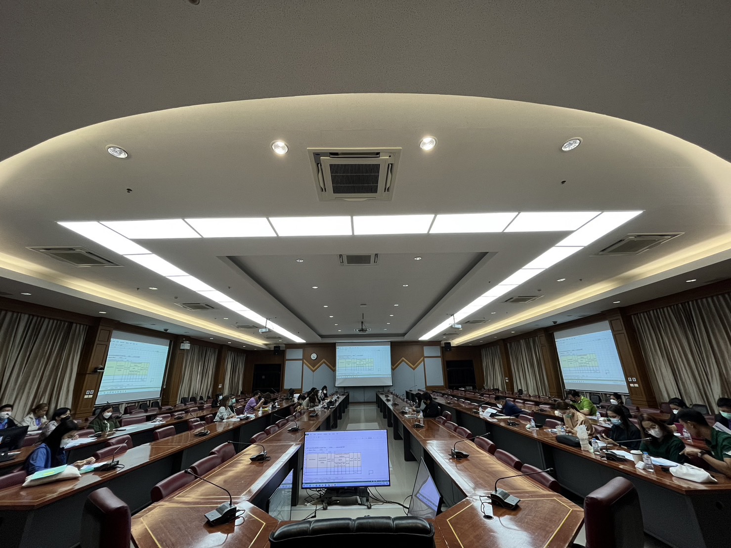 จังหวัดนนทบุรี จัดอบรมการใช้งานระบบ TPMAP Logbook มุ่งบูรณาการการดำเนินงานขจัดความยากจนฯ อย่างต่อเนื่อง