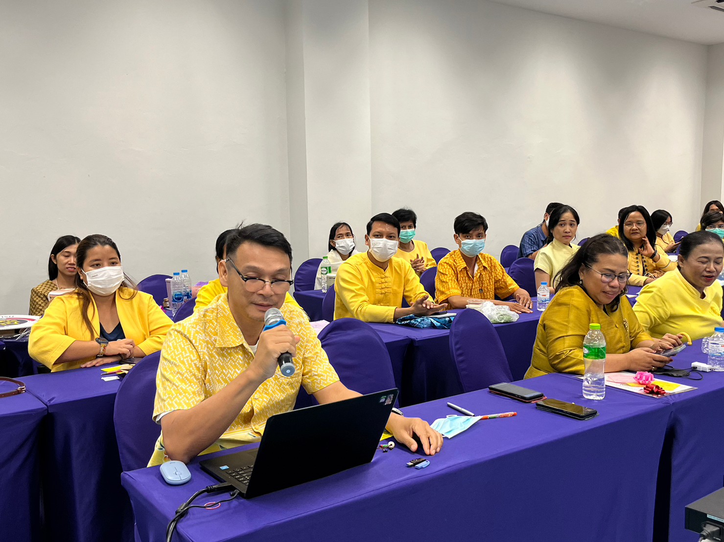 พช. นนท์ ขับเคลื่อนองค์กรแห่งการเรียนรู้ หนุนเสริมสร้างชุมชนเข้มแข็ง แก้ปัญหาปากท้องประชาชน