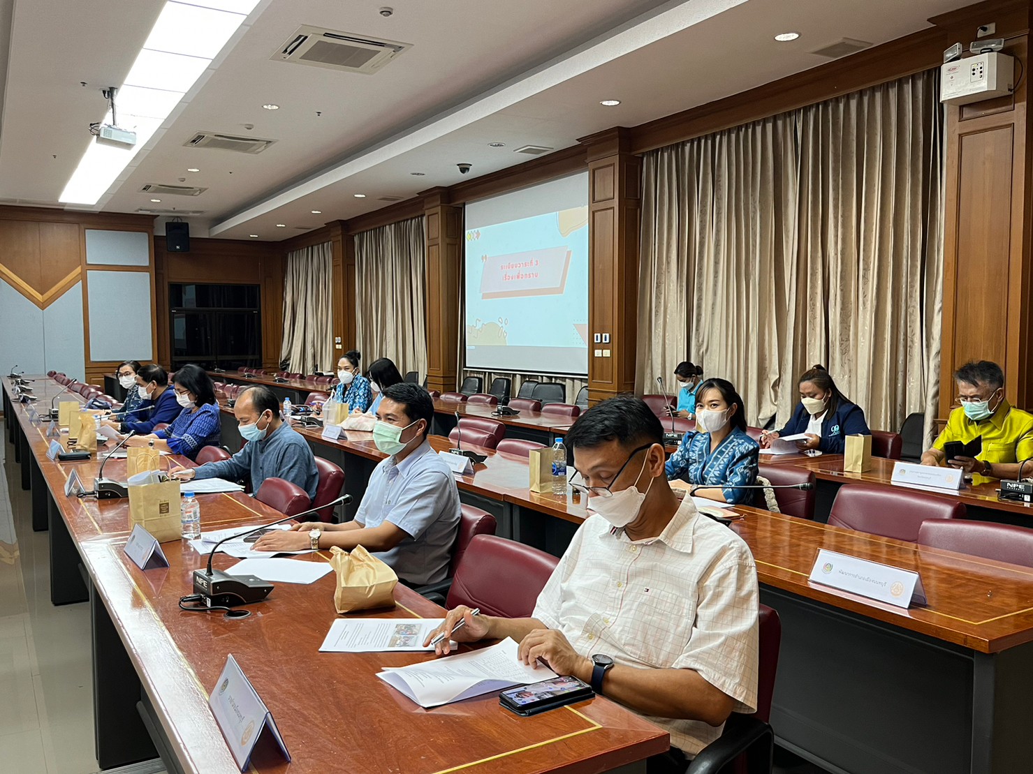 พ่อเมืองจังหวัดนนทบุรี เข้ม ย้ำทุกภาคส่วนเร่งบูรณาการขจัดความยากจนและพัฒนาคนทุกช่วงวัยฯ ให้เกิดความยั่งยืน