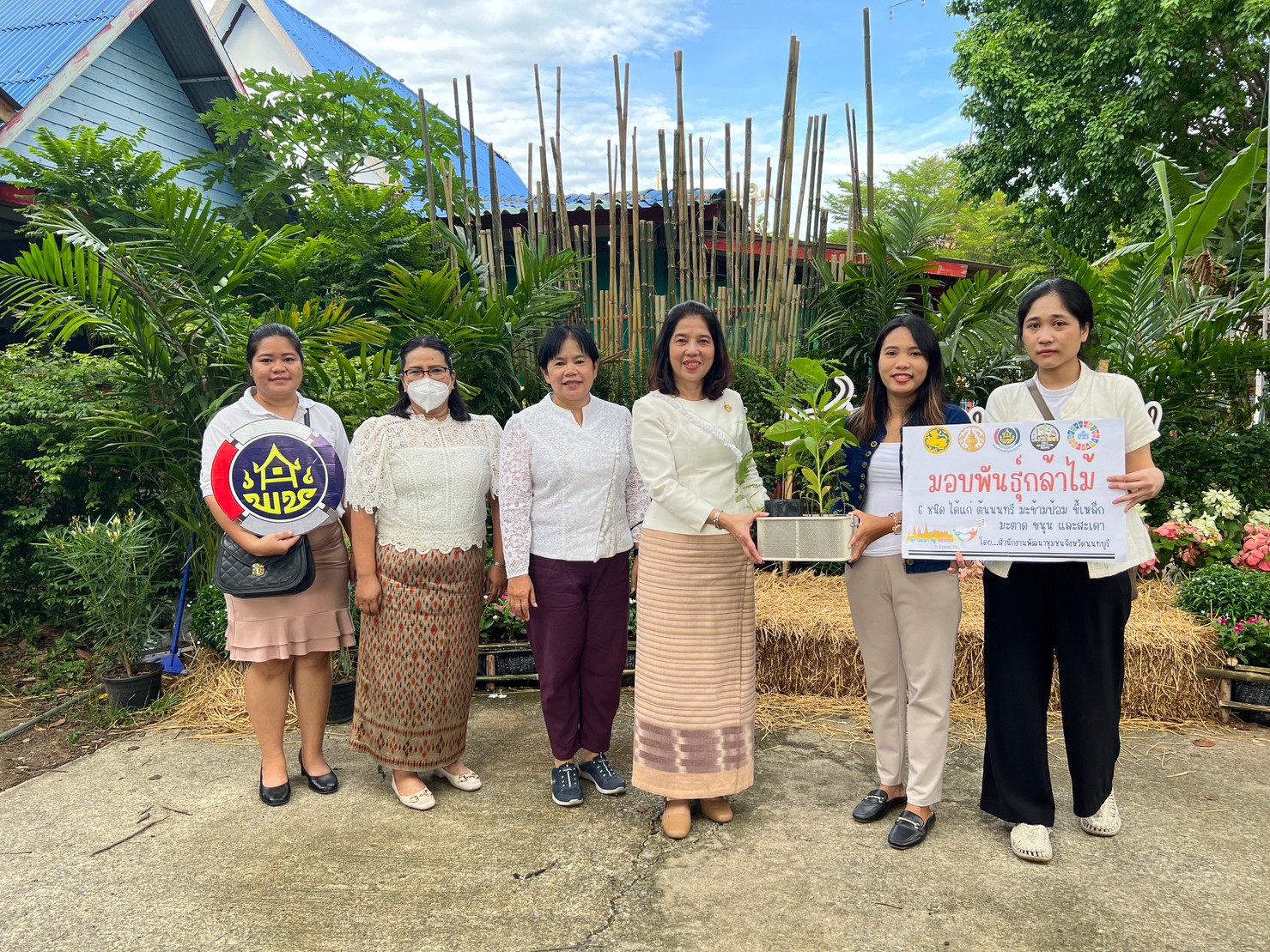 พช.นนทบุรี บูรณาการกิจกรรมวัด ประชา รัฐ สร้างสุข พร้อมร่วมรณรงค์ต่อต้านยาเสพติด เนื่องในวันต่อต้านยาเสพติดโลก