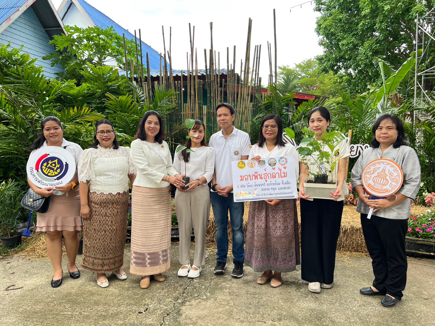 พช.นนทบุรี บูรณาการกิจกรรมวัด ประชา รัฐ สร้างสุข พร้อมร่วมรณรงค์ต่อต้านยาเสพติด เนื่องในวันต่อต้านยาเสพติดโลก