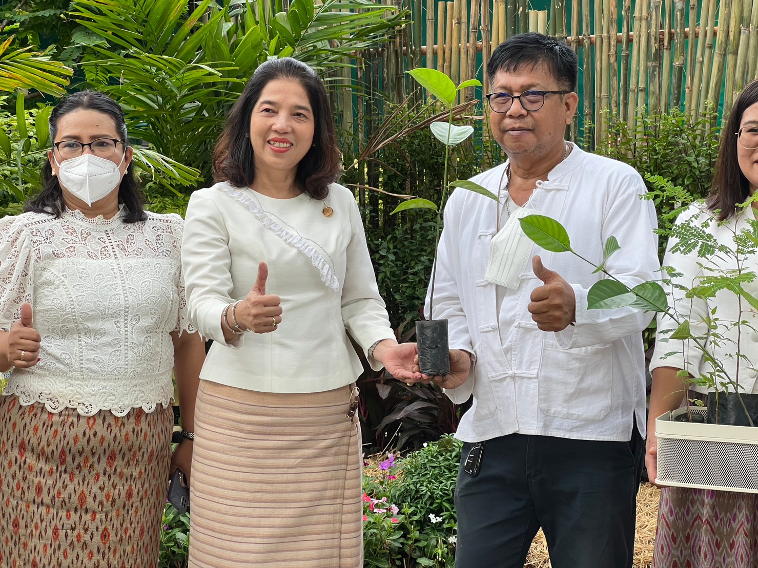 พช.นนทบุรี บูรณาการกิจกรรมวัด ประชา รัฐ สร้างสุข พร้อมร่วมรณรงค์ต่อต้านยาเสพติด เนื่องในวันต่อต้านยาเสพติดโลก