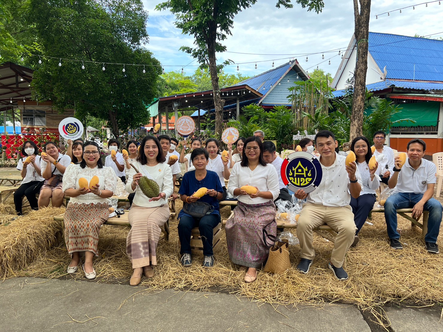 พช.นนทบุรี บูรณาการกิจกรรมวัด ประชา รัฐ สร้างสุข พร้อมร่วมรณรงค์ต่อต้านยาเสพติด เนื่องในวันต่อต้านยาเสพติดโลก