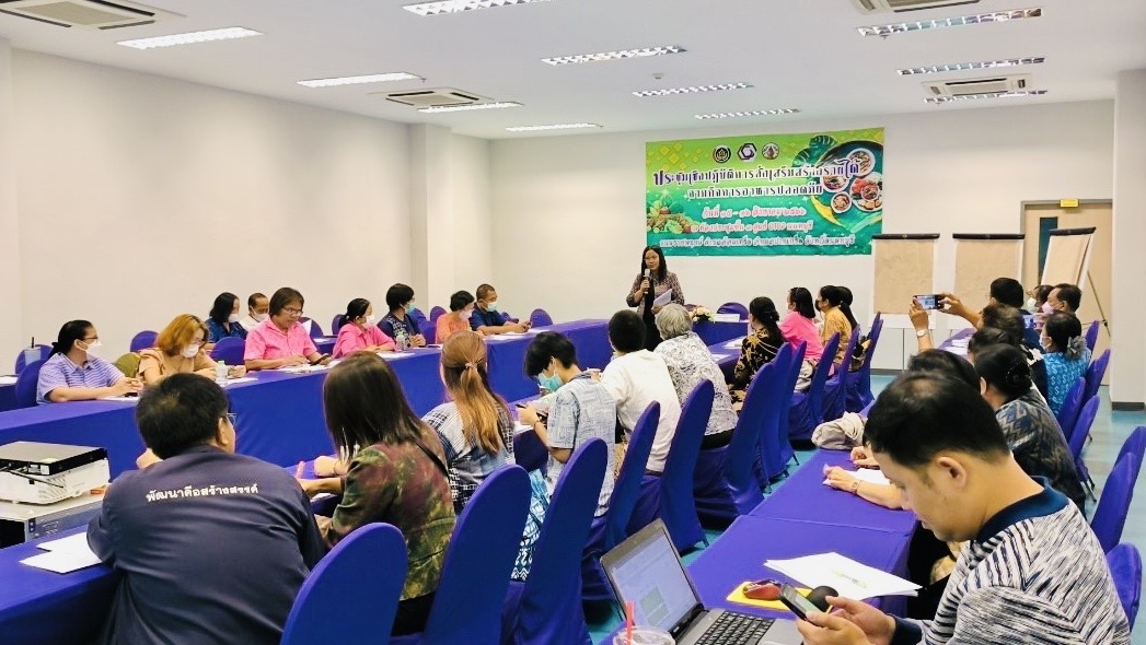 พช.นนทบุรี เร่งขับเคลื่อนการพัฒนาเศรษฐกิจฐานราก หวังสร้างรายได้จากกิจการอาหารปลอดภัย