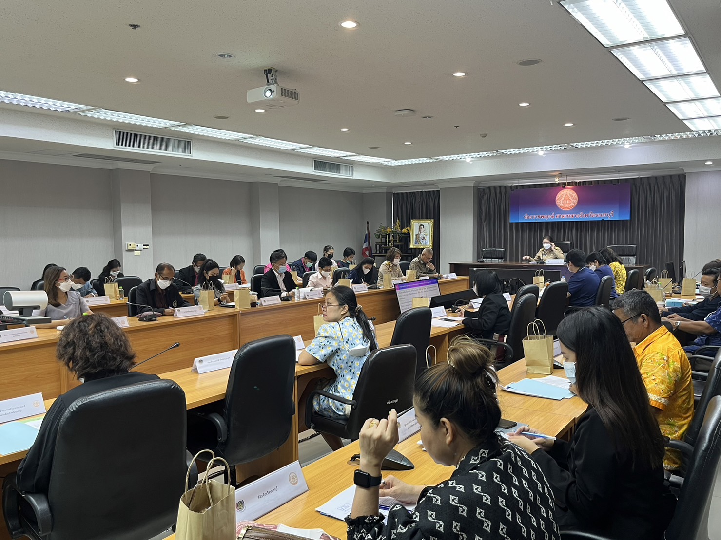 จังหวัดนนทบุรี ประชุมคณะทำงานบริหารการจัดเก็บข้อมูลเพื่อการพัฒนาชุมชน ระดับจังหวัด เพื่อสนับสนุนการตรวจสอบรับรองคุณภาพข้อมูล และส่งเสริมการใช้ประโยชน์ข้อมูลความจำเป็นพื้นฐาน (จปฐ.) และข้อมูลพื้นฐานระดับหมู่บ้าน (กชช. 2ค)