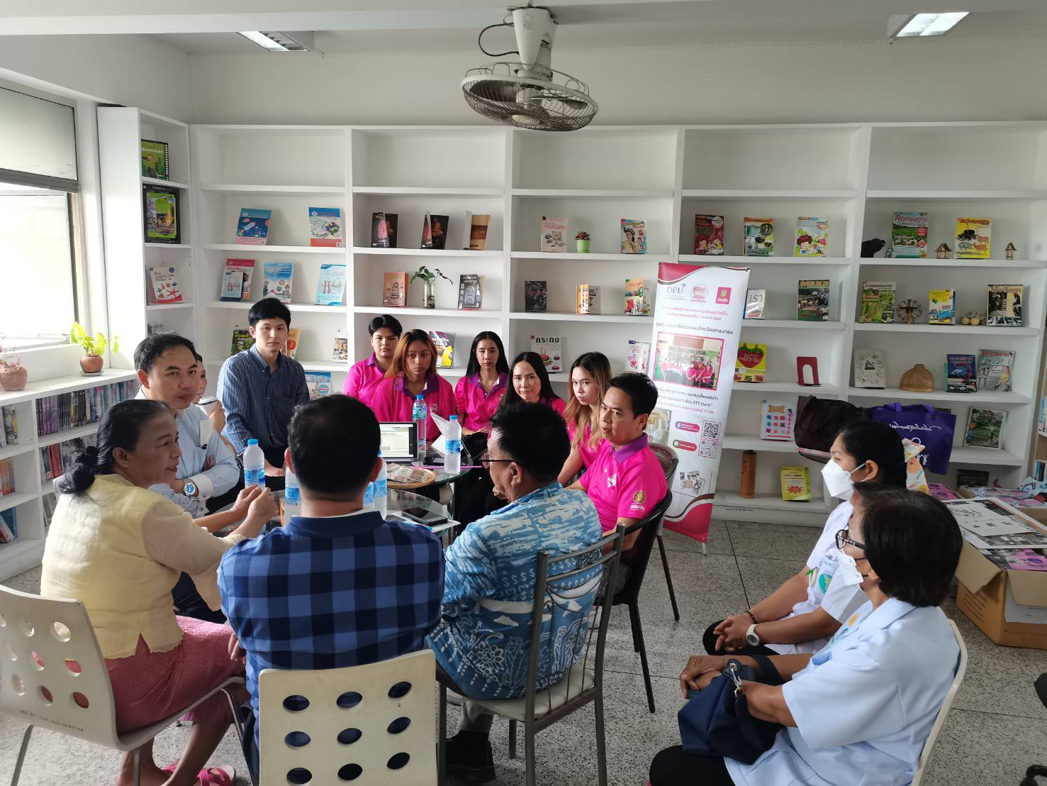 พช.นนท์ จับมือ ม.ธุรกิจบัณฑิตย์ ยกระดับผลิตภัณฑ์ OTOP สินค้าชุมชน เพื่อพัฒนาศักยภาพกลุ่มอาชีพศูนย์ส่งเสริมอาชีพนวดแผนไทยวัดเสาธงทอง