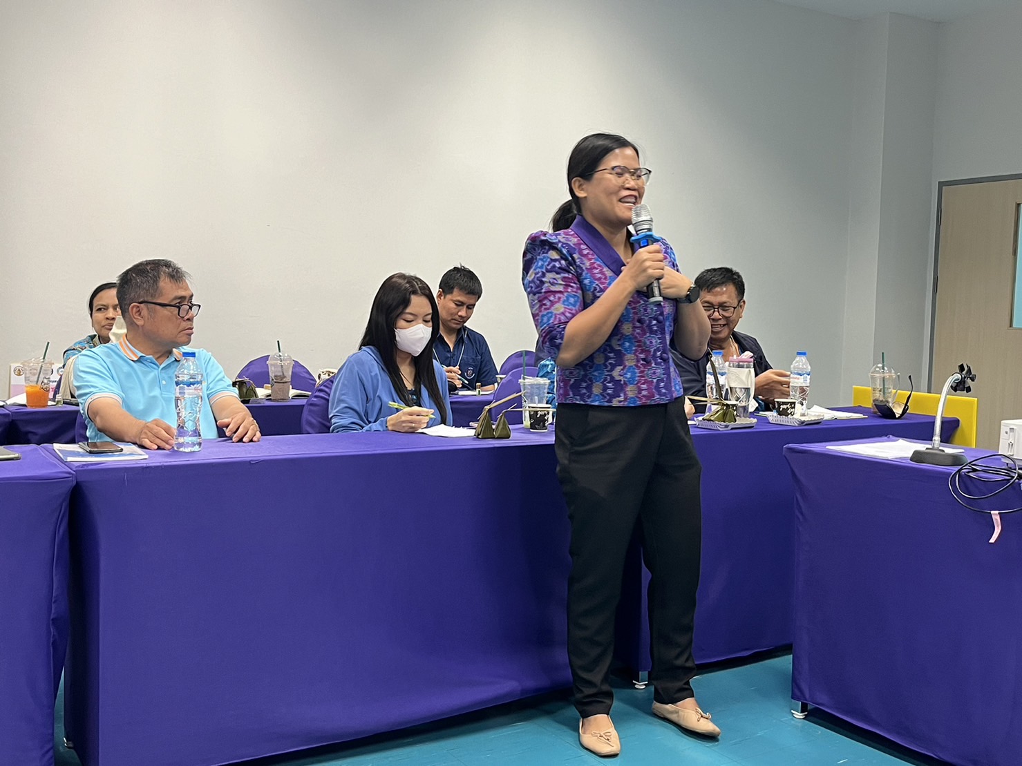 พช.นนทบุรี จัดประชุมเชิงปฏิบัติการเจ้าหน้าที่สำนักงานพัฒนาชุมชนจังหวัดนนทบุรี เพื่อขับเคลื่อนงานพัฒนาชุมชน ประจำปีงบประมาณ พ.ศ. ๒๕๖๗