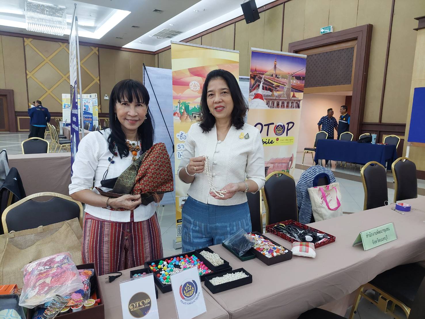 พช.นนทบุรี ร่วม Kick off “ตลาดนัดแก้หนี้” จังหวัดนนทบุรี