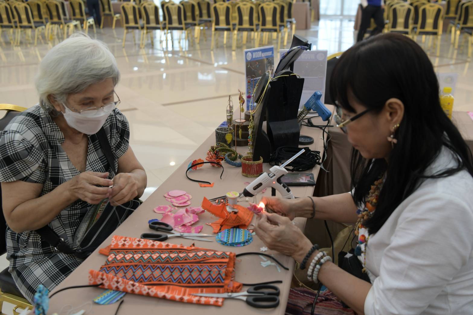 พช.นนทบุรี ร่วม Kick off “ตลาดนัดแก้หนี้” จังหวัดนนทบุรี