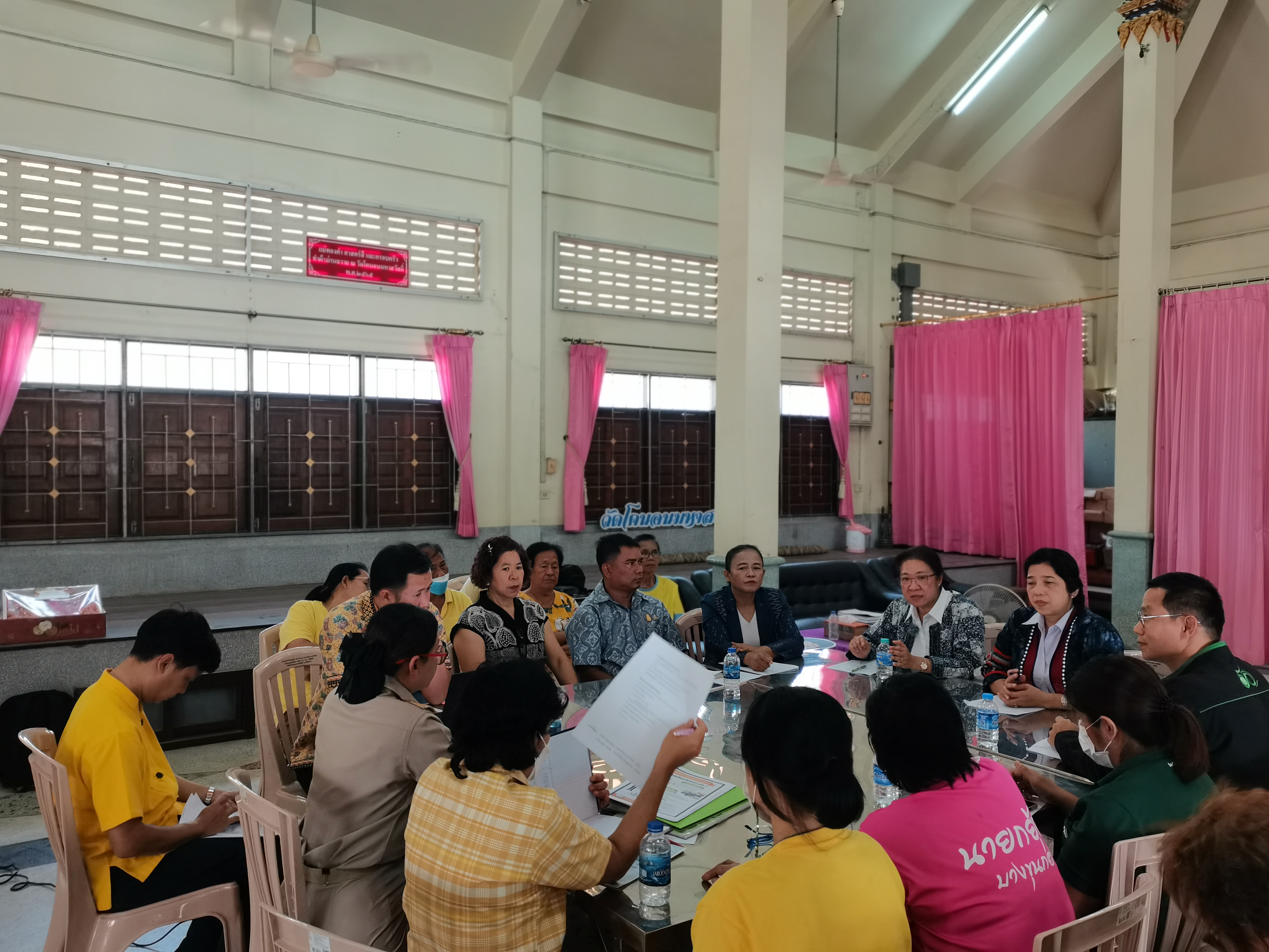 นนทบุรี หารือเตรียมความพร้อมยกระดับศูนย์ทอผ้าจังหวัดนนทบุรี วัดโคนอนมหาสวัสดิ์ อำเภอบางกรวย จังหวัดนนทบุรี