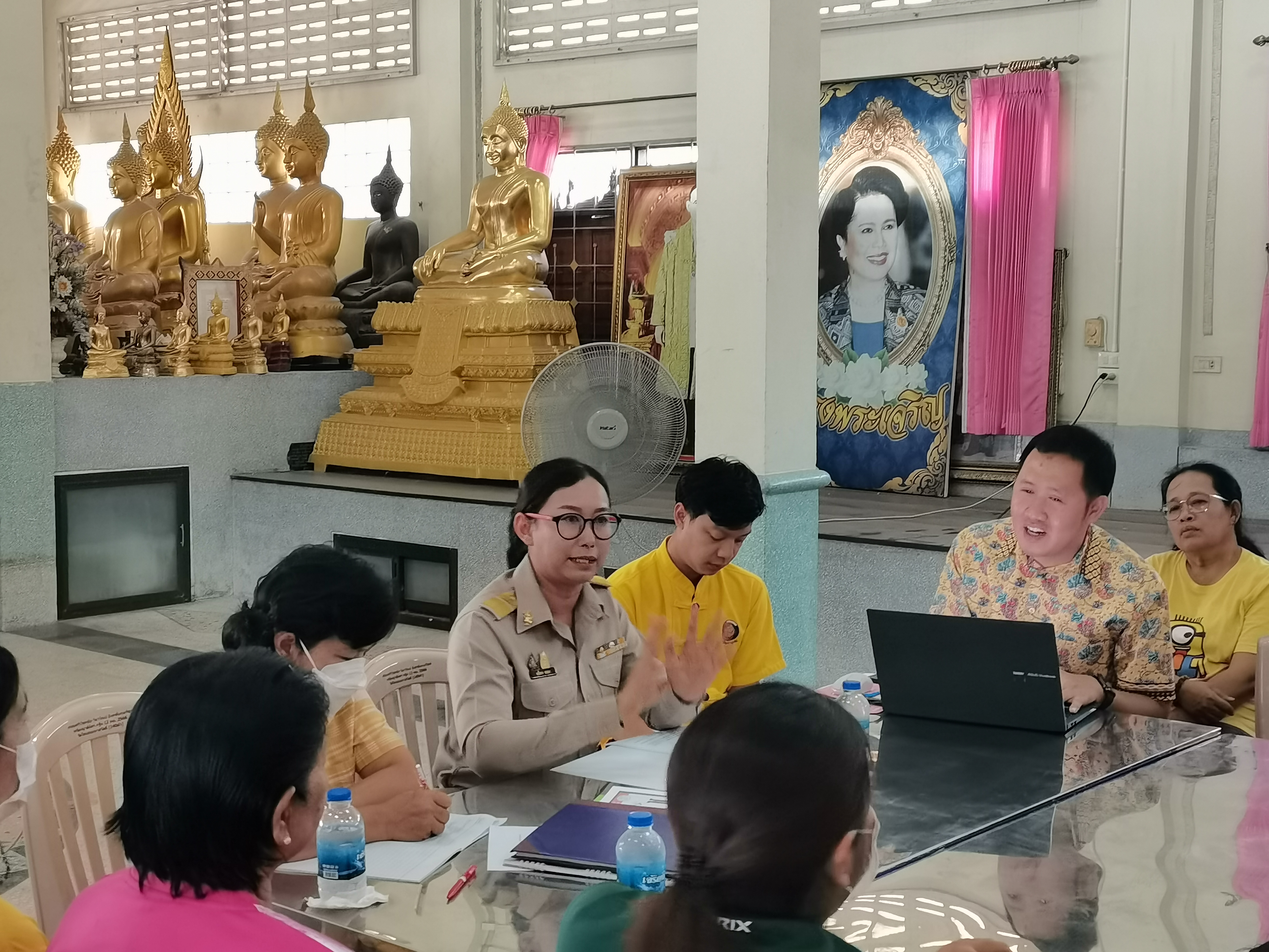 นนทบุรี หารือเตรียมความพร้อมยกระดับศูนย์ทอผ้าจังหวัดนนทบุรี วัดโคนอนมหาสวัสดิ์ อำเภอบางกรวย จังหวัดนนทบุรี