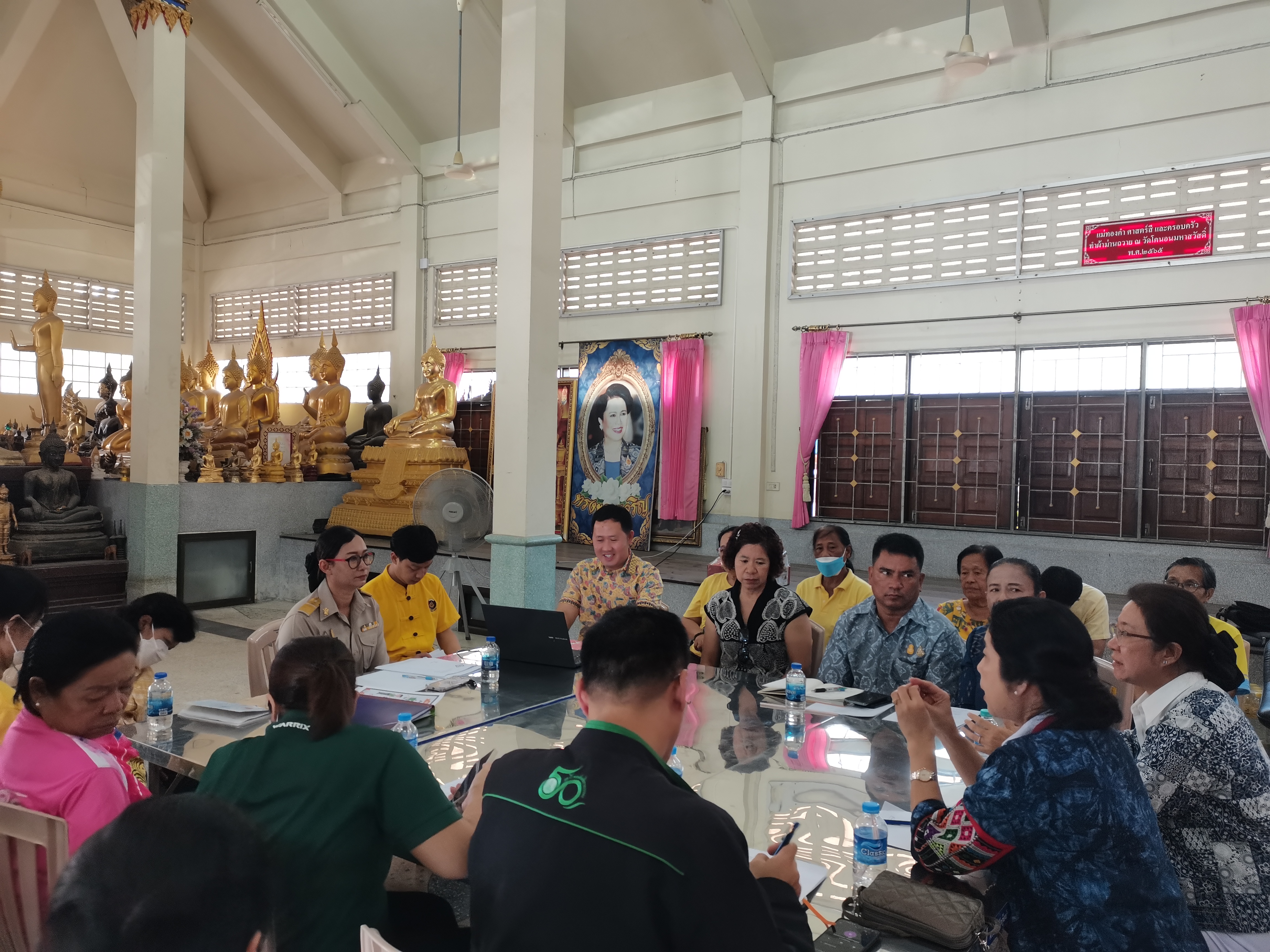นนทบุรี หารือเตรียมความพร้อมยกระดับศูนย์ทอผ้าจังหวัดนนทบุรี วัดโคนอนมหาสวัสดิ์ อำเภอบางกรวย จังหวัดนนทบุรี